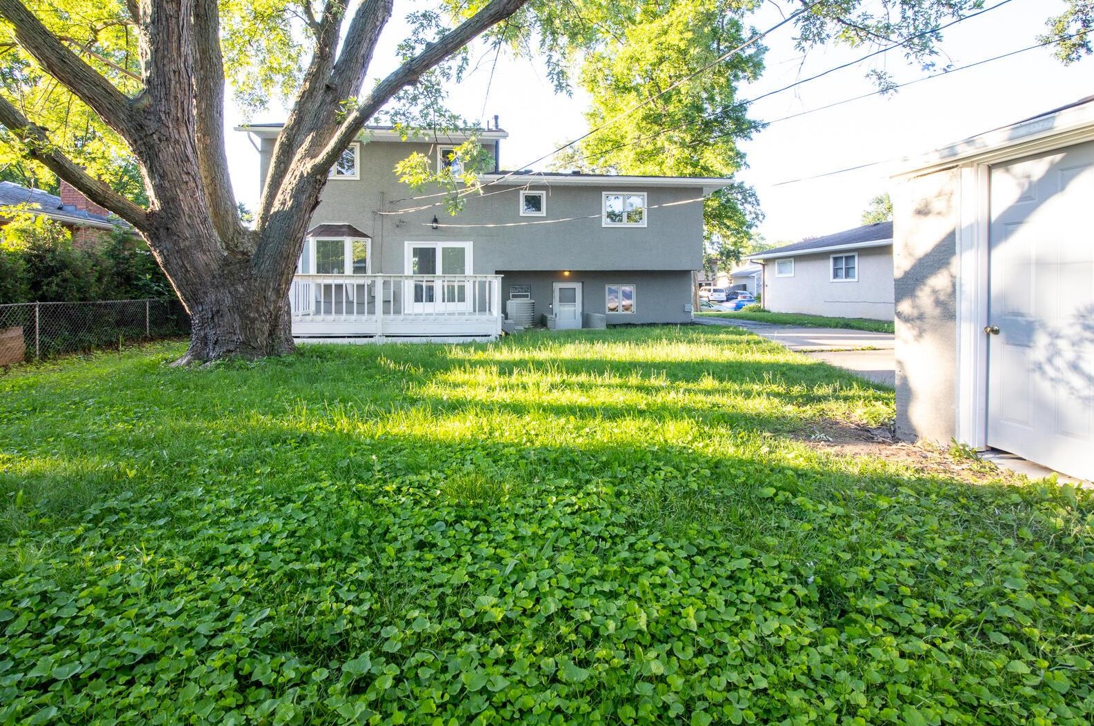 5635 Sandalwood Blvd, Columbus OH 43229-4327 exterior