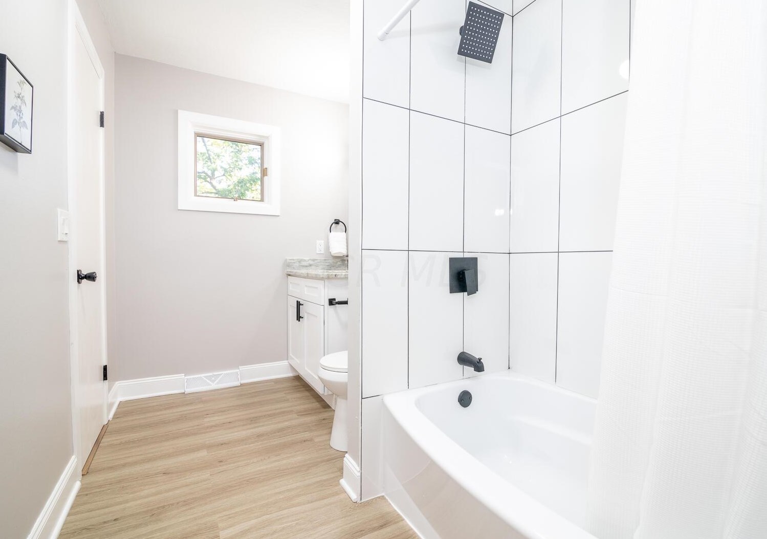 5635 Sandalwood Blvd, Columbus OH 43229-4327 exterior