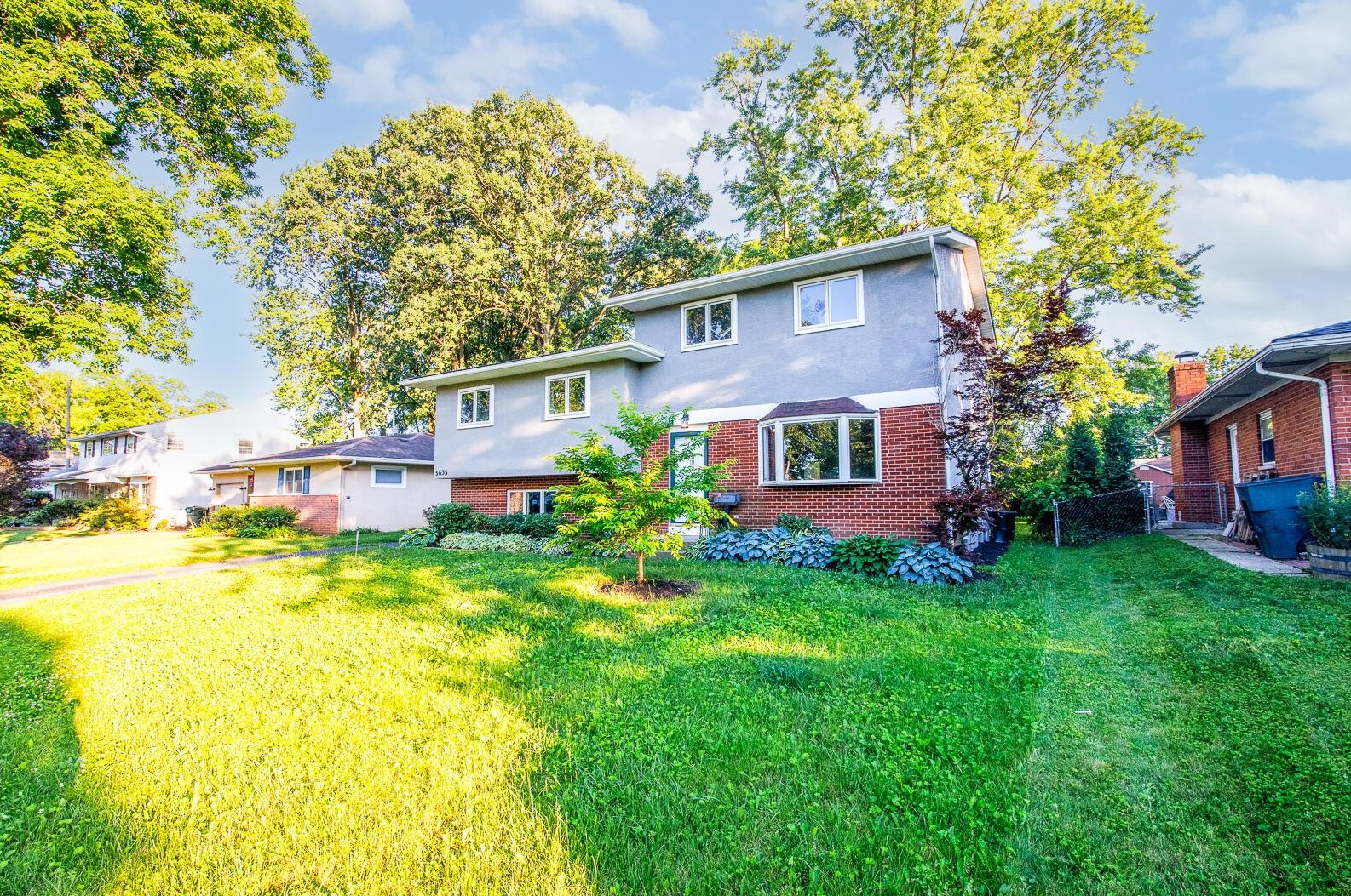 5635 Sandalwood Blvd, Columbus OH 43229-4327 exterior