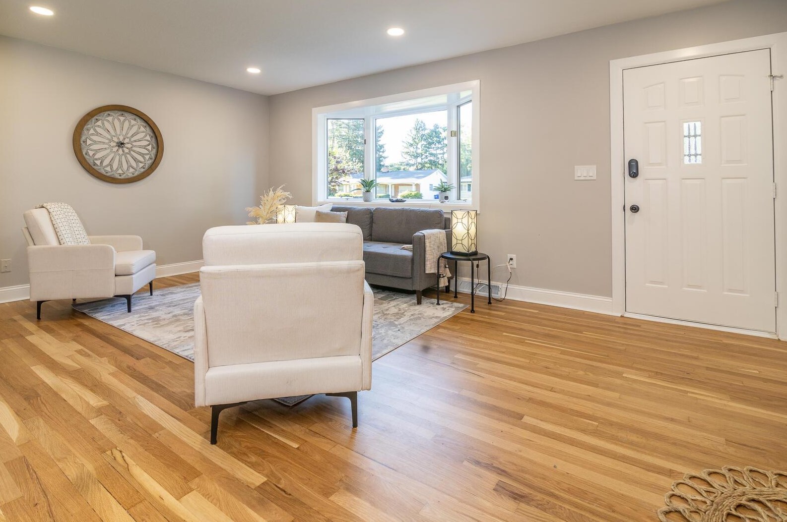 5635 Sandalwood Blvd, Columbus OH 43229-4327 exterior