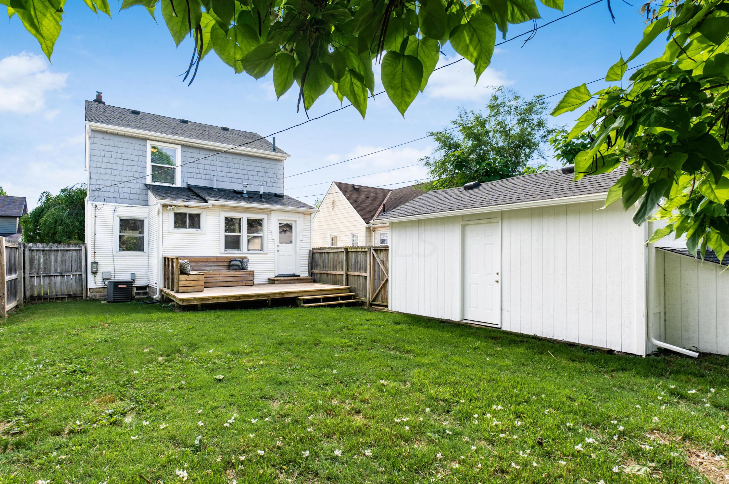 559 Columbian Ave, Columbus OH 43223-1606 exterior