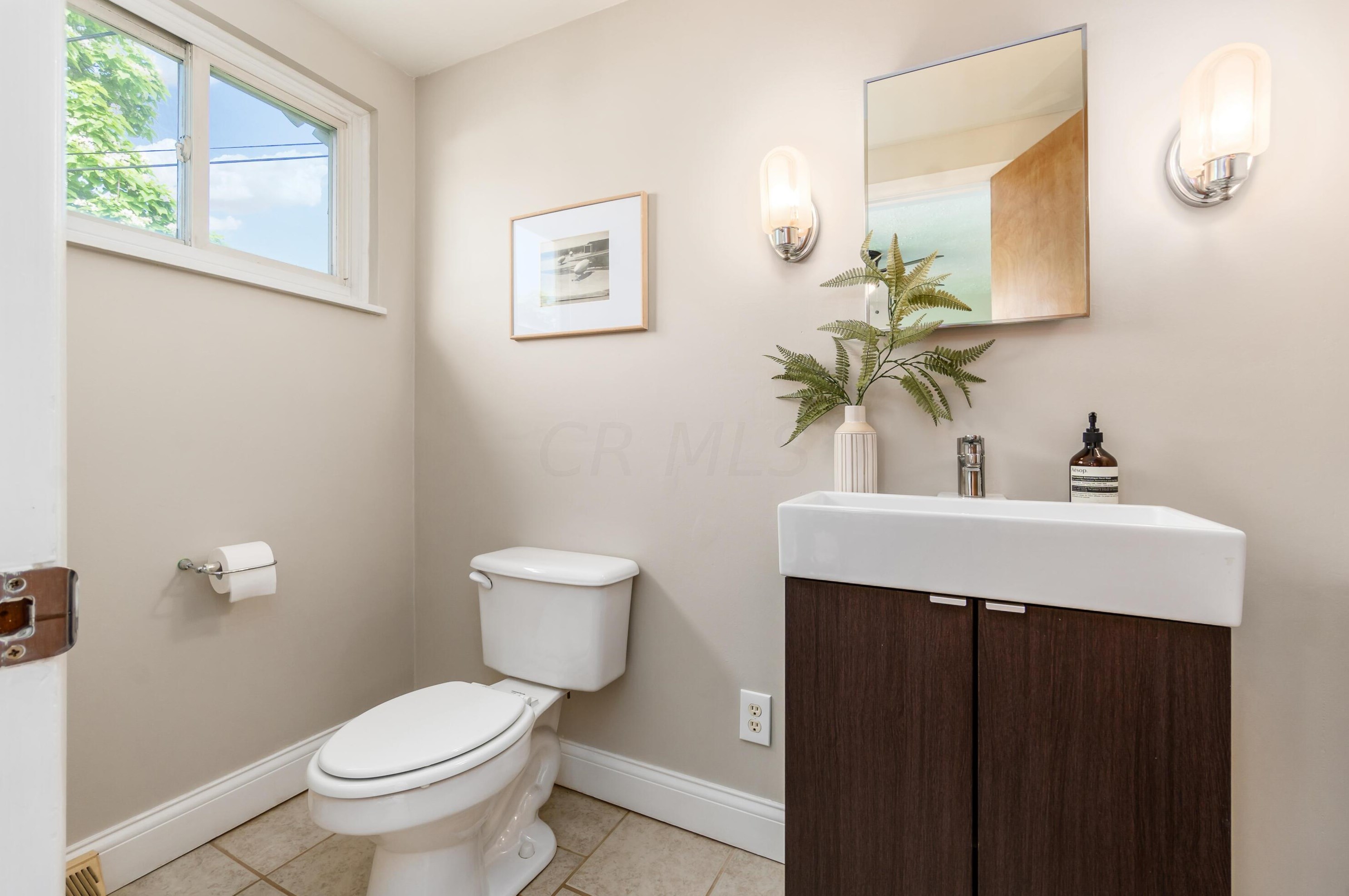 559 Columbian Ave, Columbus OH 43223-1606 exterior