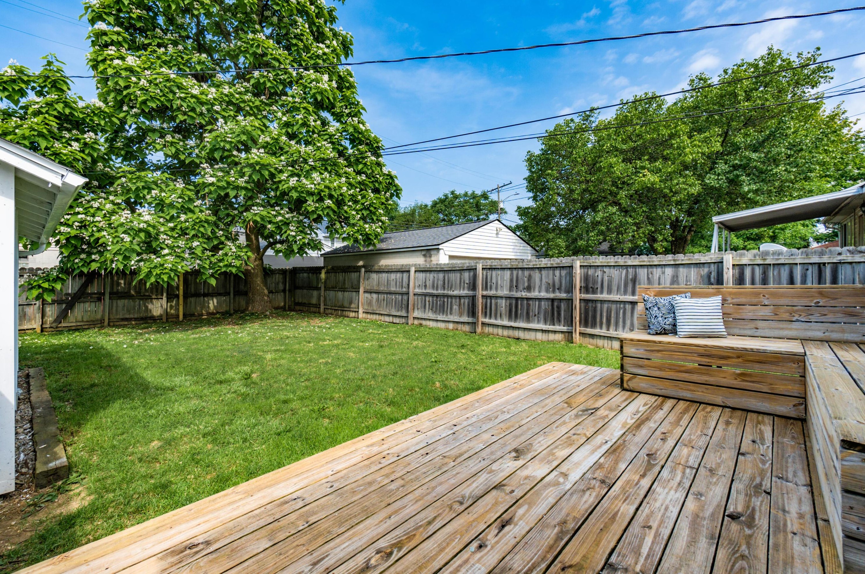 559 Columbian Ave, Columbus OH 43223-1606 exterior