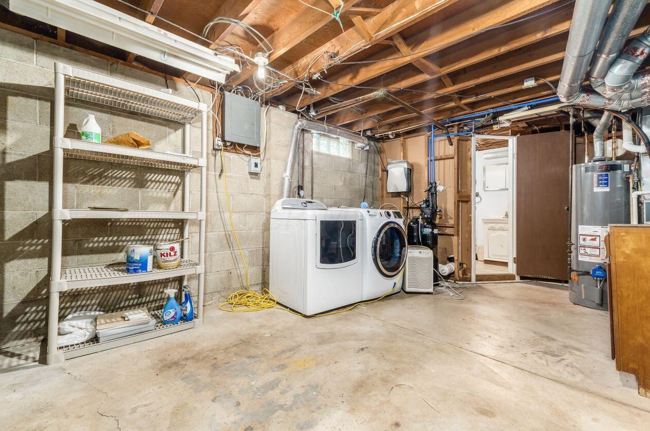 5072 Holbrook Dr, Columbus OH 43232-6604 exterior