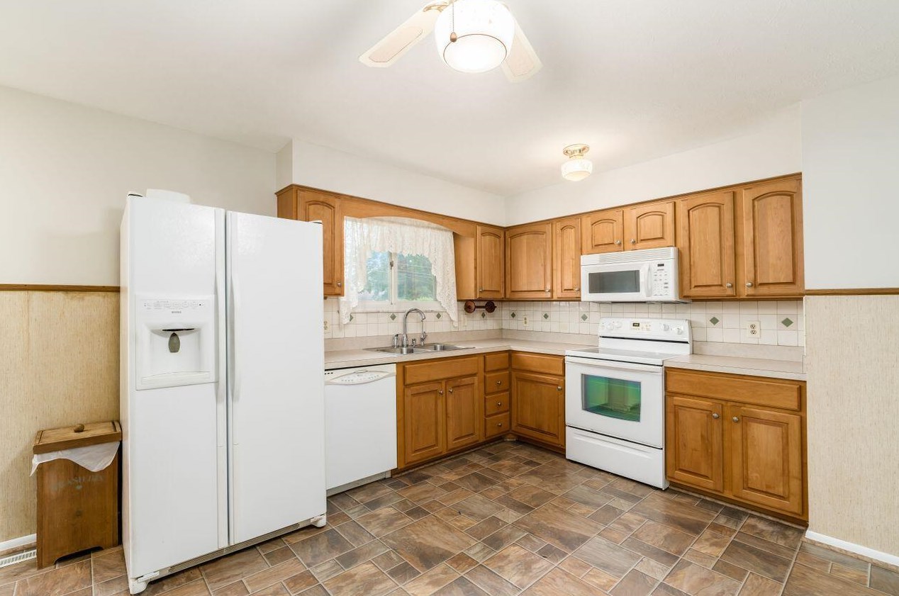 5072 Holbrook Dr, Columbus OH 43232-6604 exterior