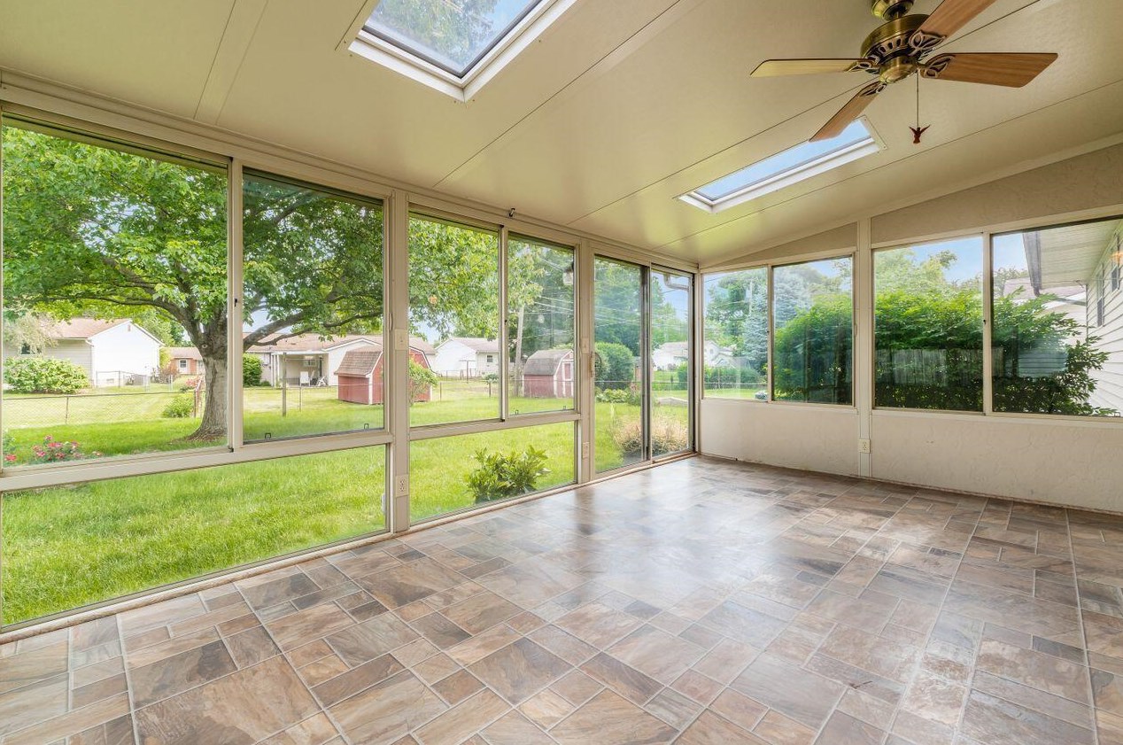 5072 Holbrook Dr, Columbus OH 43232-6604 exterior