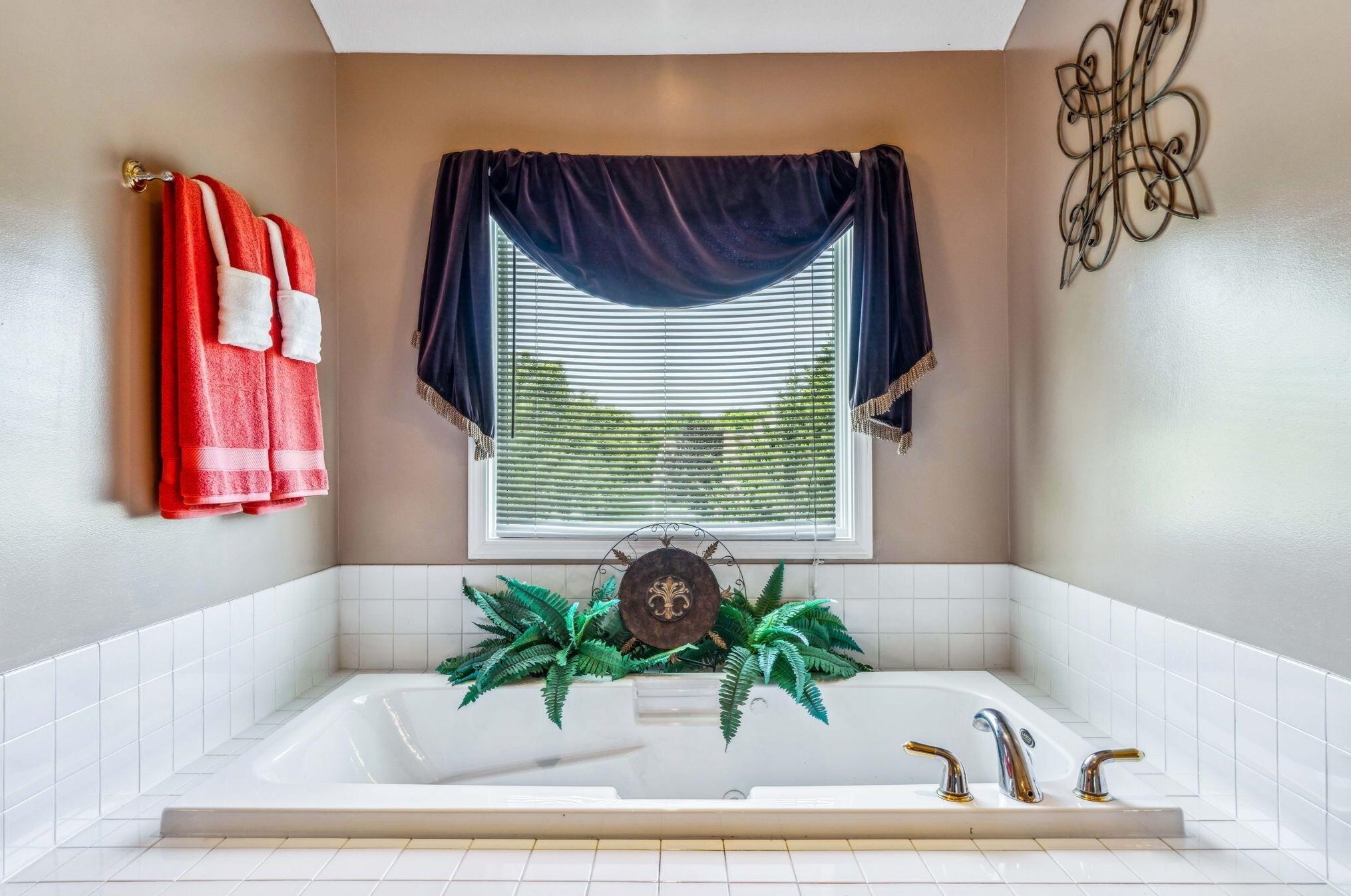 7908 Madison Pl, Cnl Wnchstr OH  43110-9053 exterior