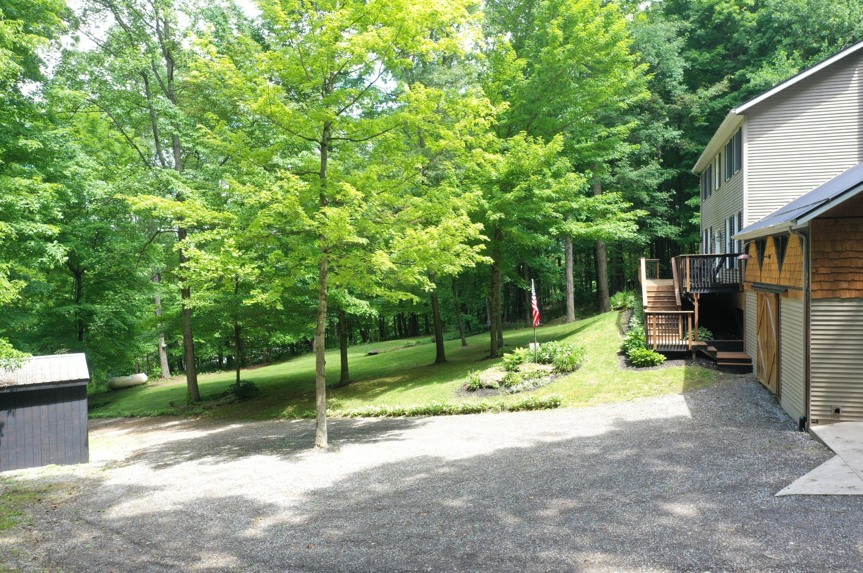 5867 Stoffer Rd, North Woodbury OH  44813-9361 exterior