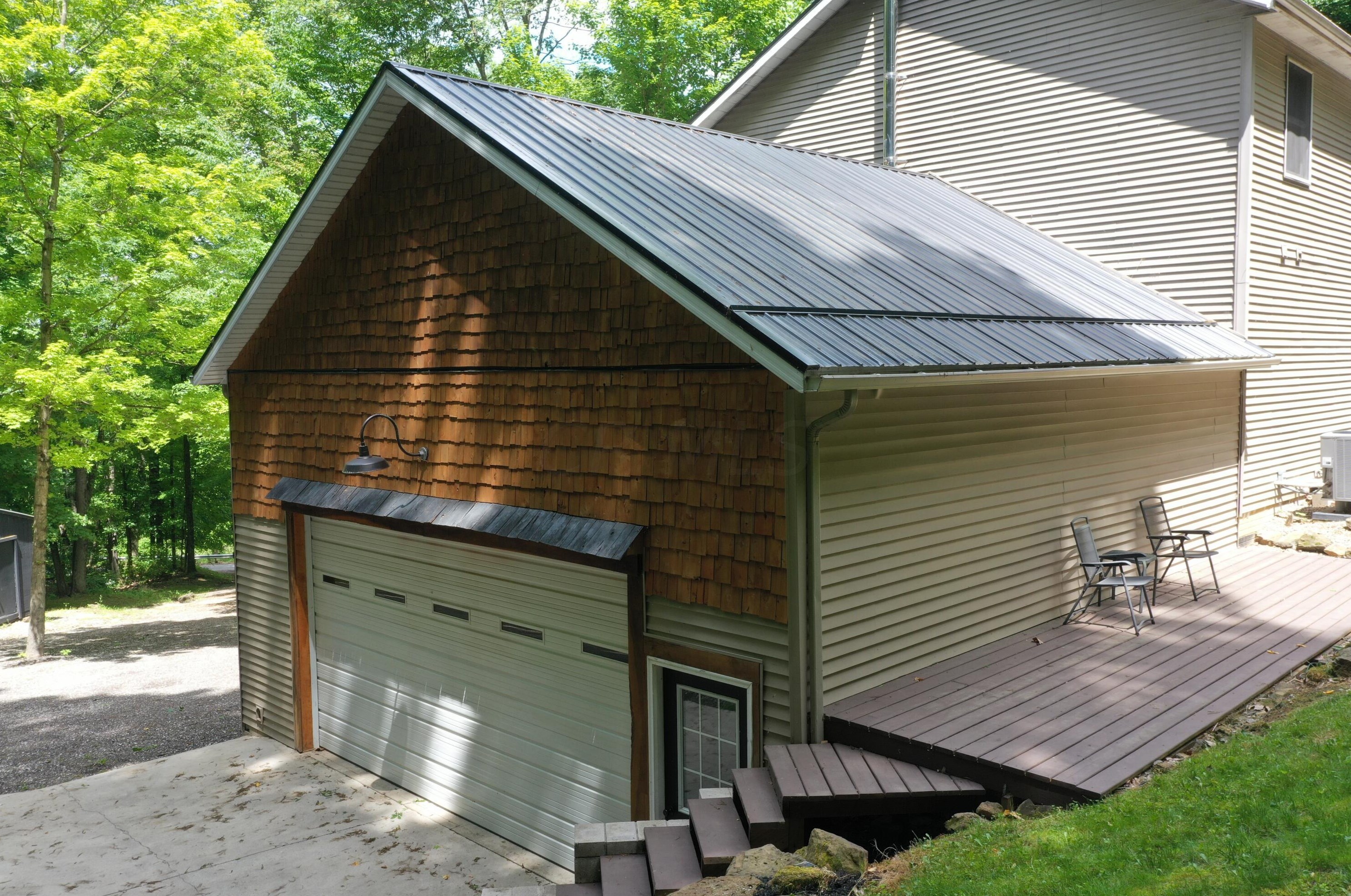 5867 Stoffer Rd, North Woodbury OH  44813-9361 exterior