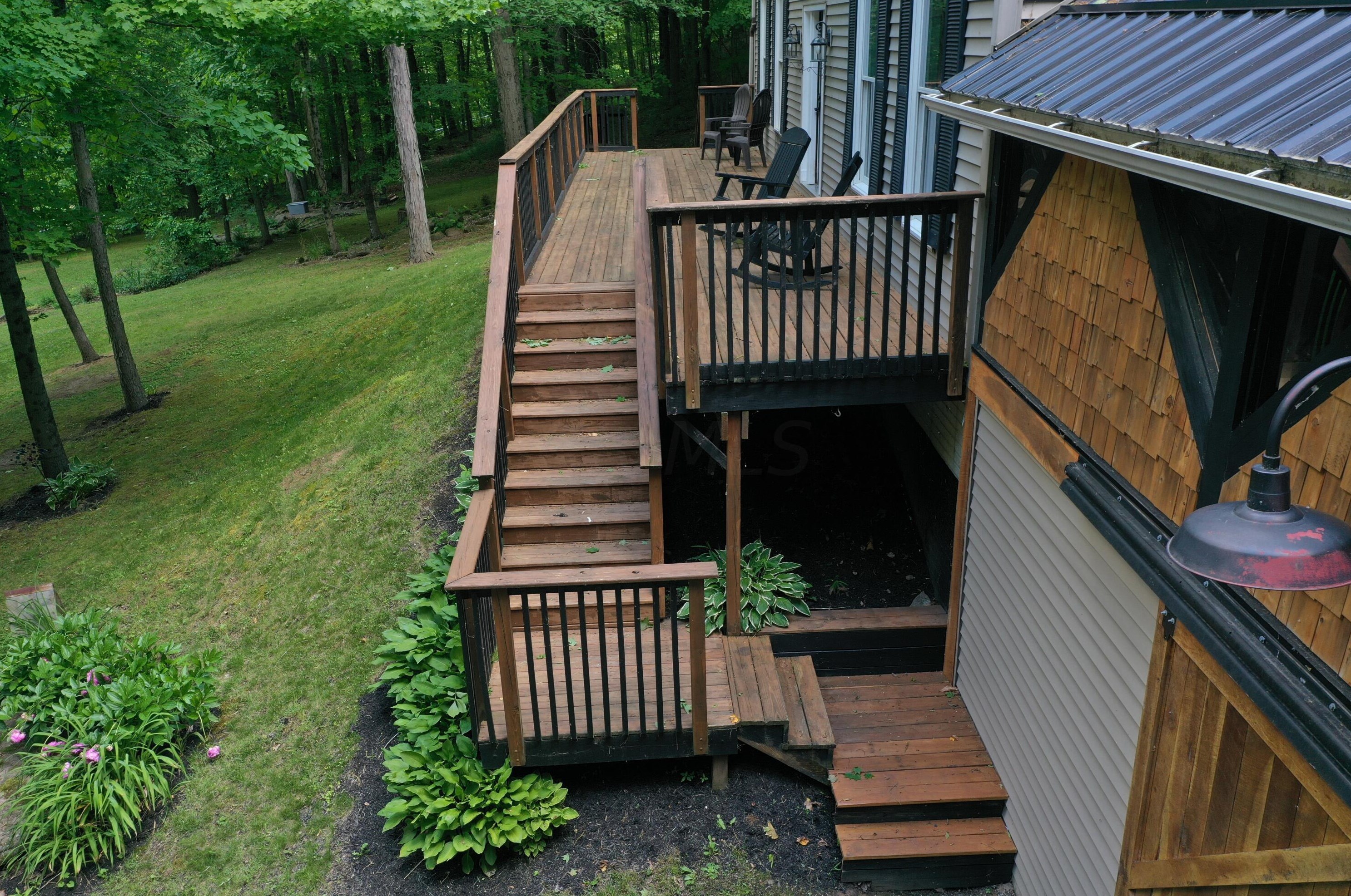 5867 Stoffer Rd, North Woodbury OH  44813-9361 exterior