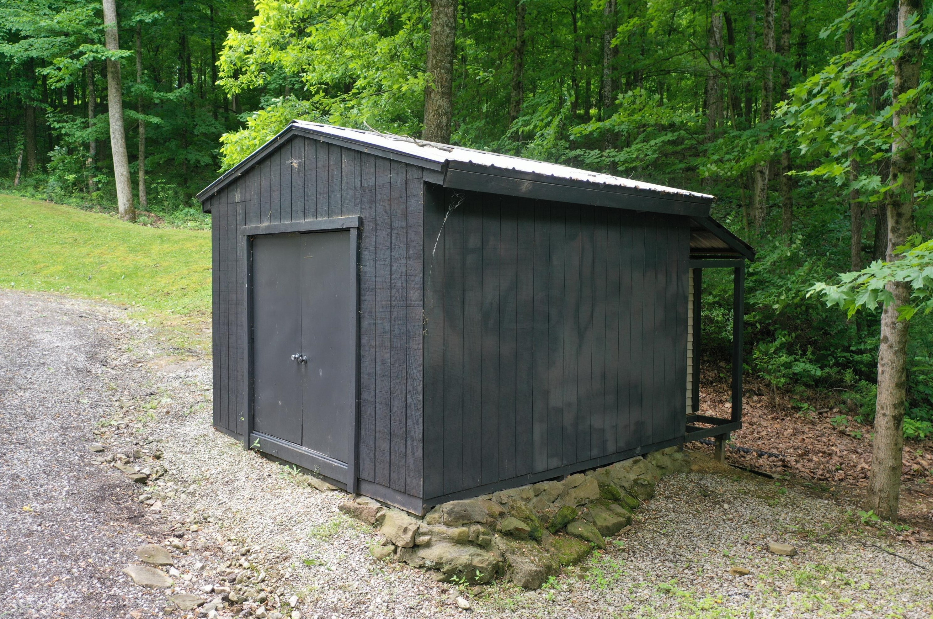 5867 Stoffer Rd, North Woodbury OH  44813-9361 exterior