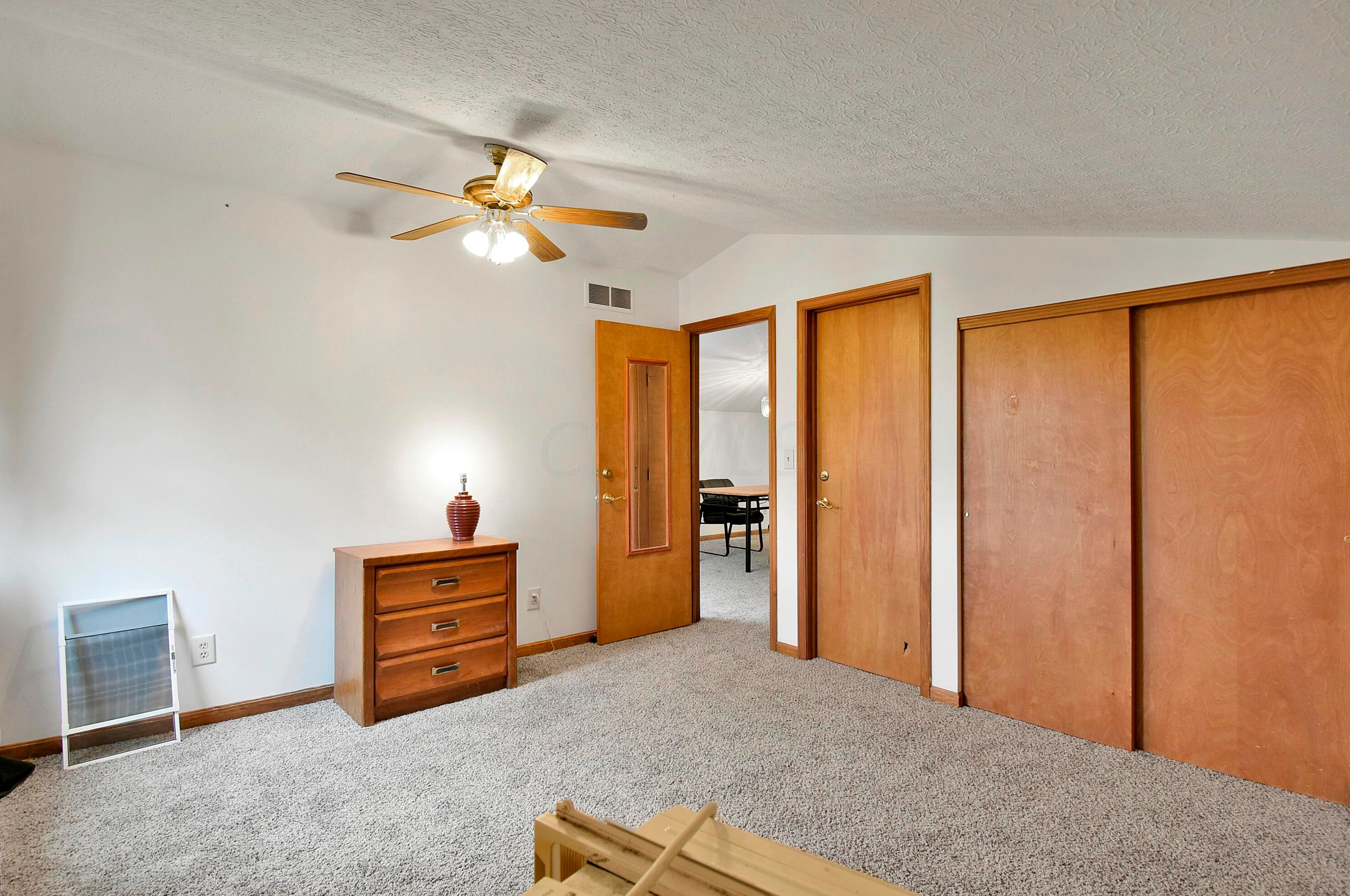 3243 Dixon Rd, Pataskala OH  43062-7803 exterior