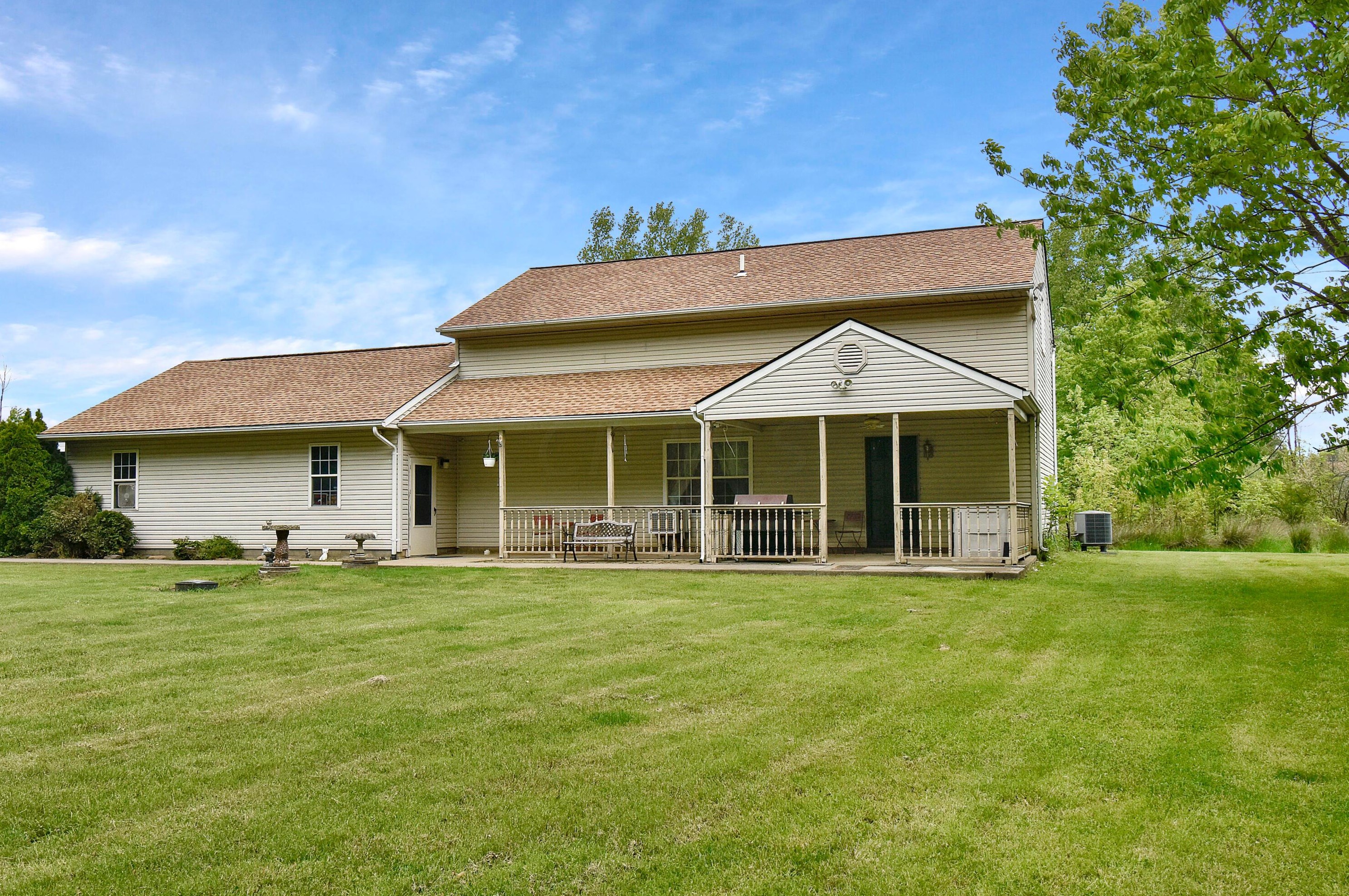 3243 Dixon Rd, Pataskala OH  43062-7803 exterior