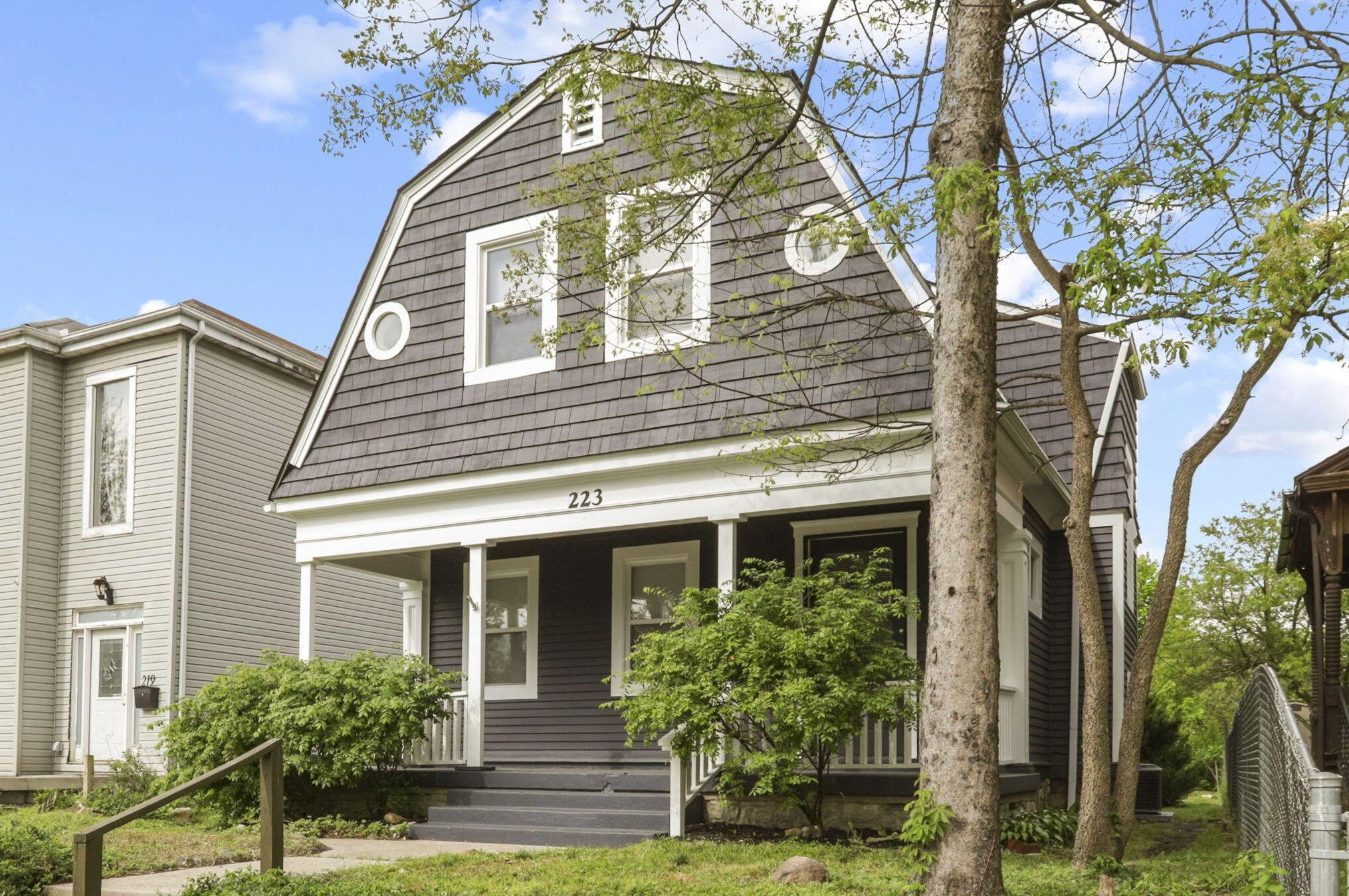 223 Monroe Ave, Columbus OH 43203-1443 exterior