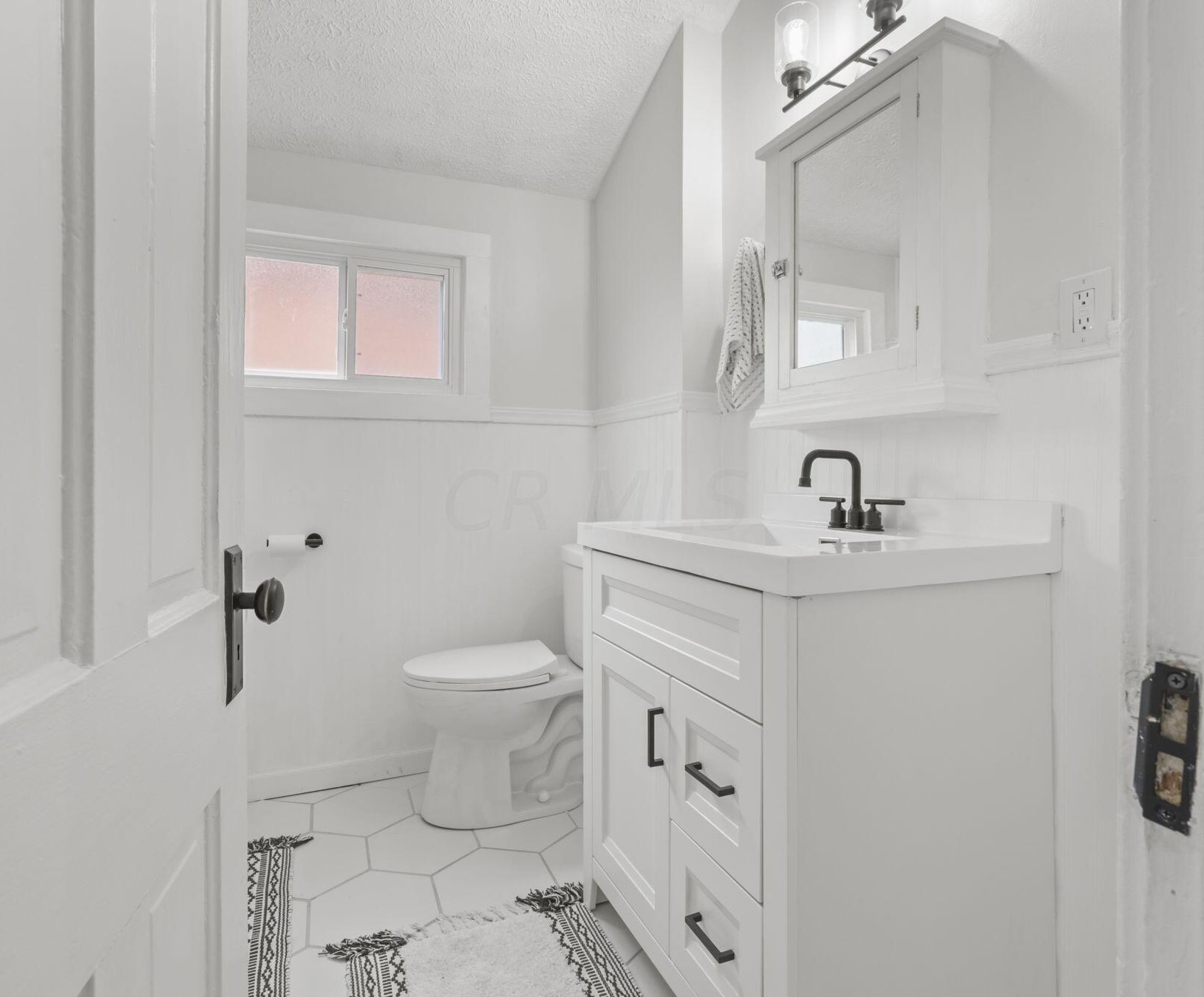 223 Monroe Ave, Columbus OH 43203-1443 exterior