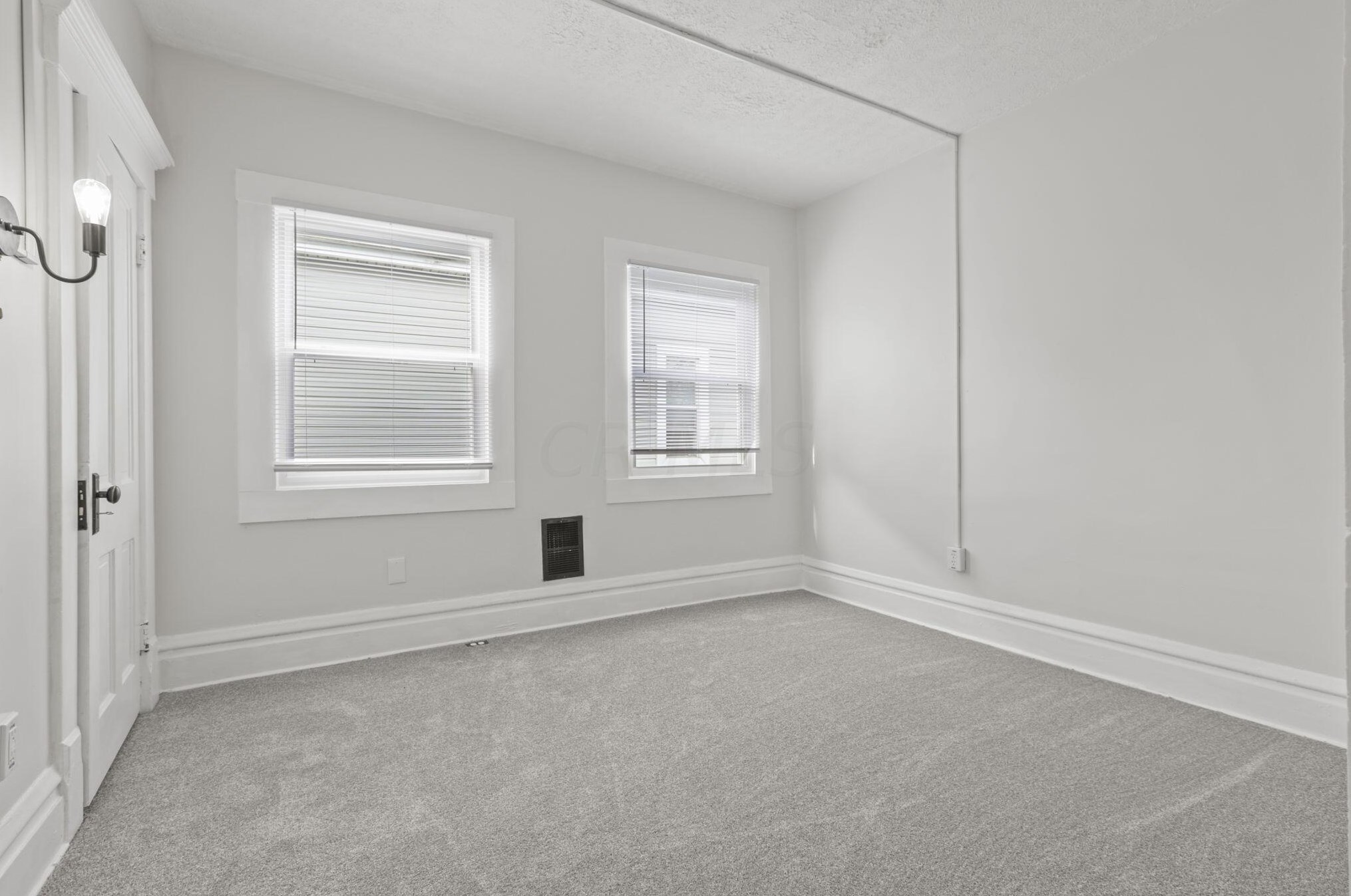 223 Monroe Ave, Columbus OH 43203-1443 exterior