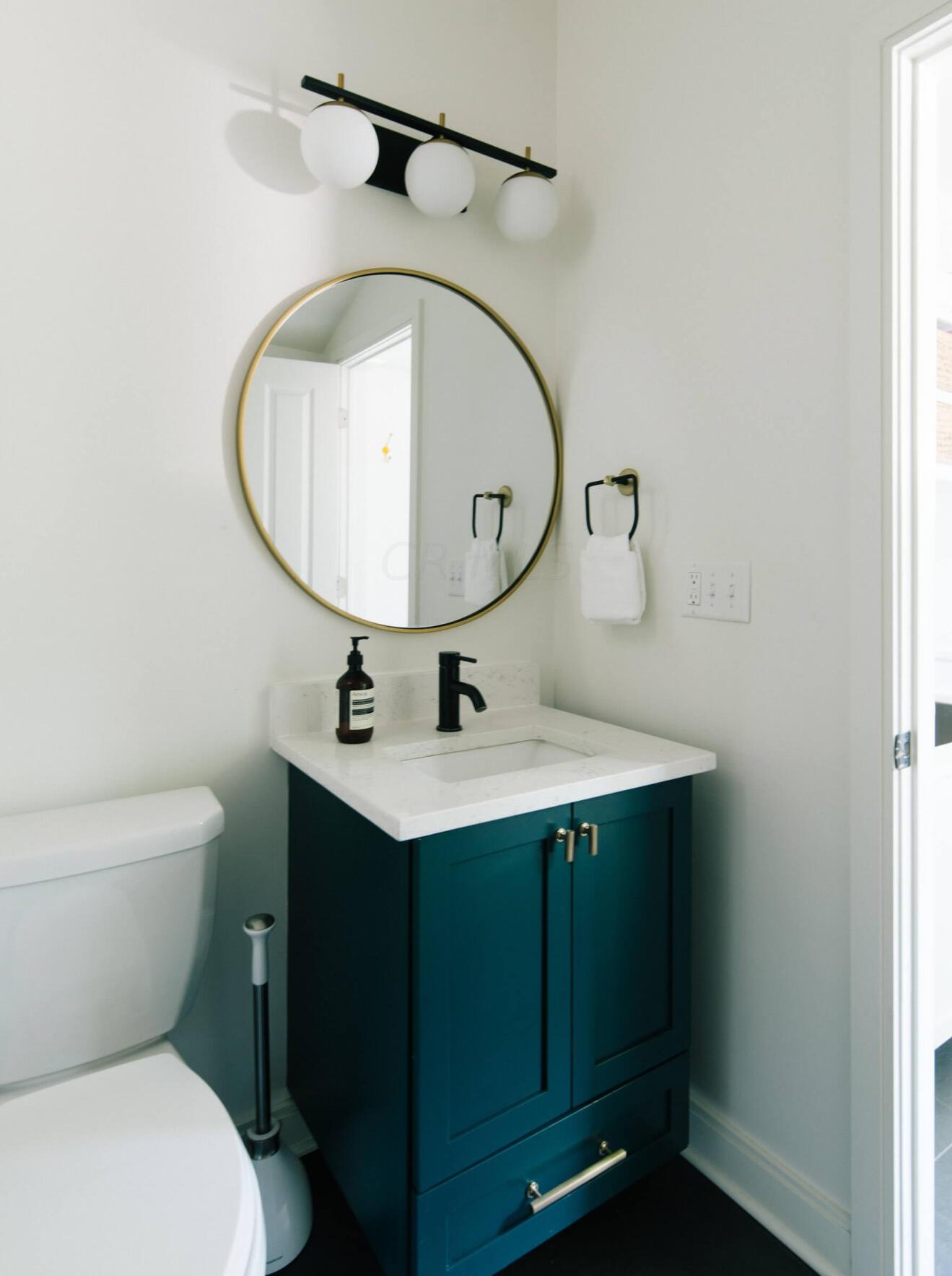 27 Monroe Ave, Columbus OH 43203-1857 exterior