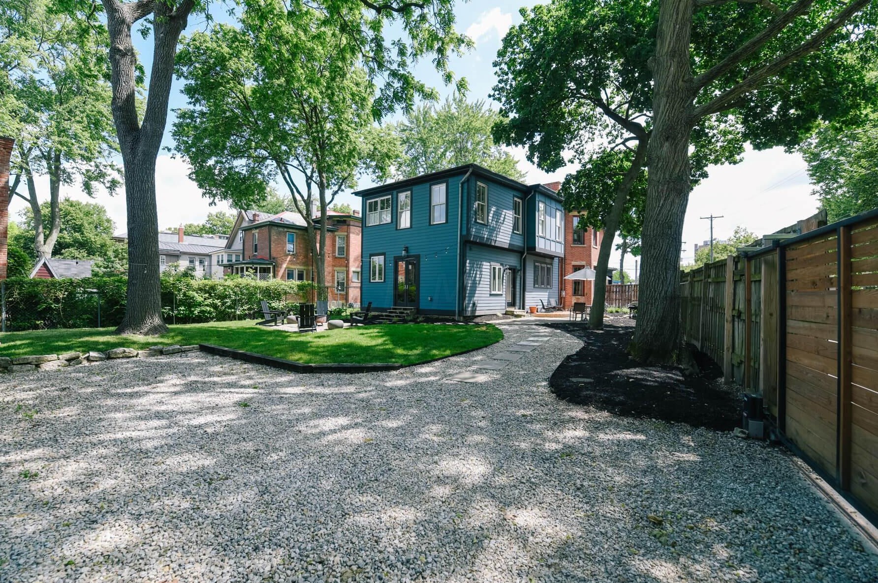 27 Monroe Ave, Columbus OH 43203-1857 exterior