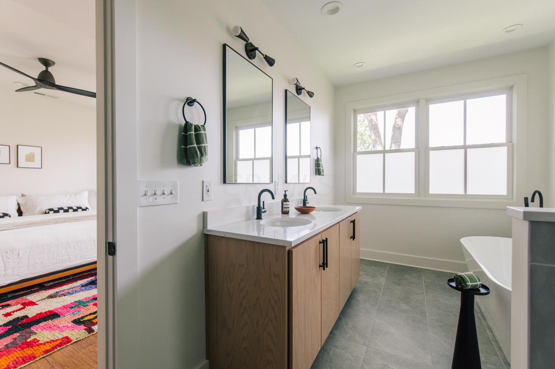 27 Monroe Ave, Columbus OH 43203-1857 exterior