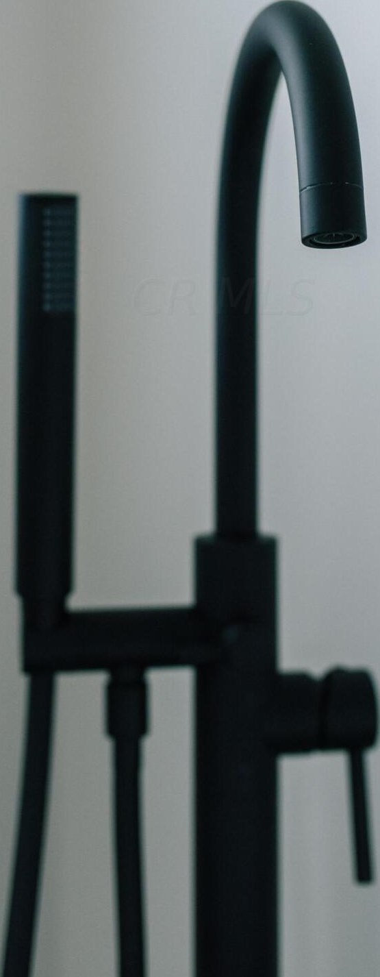 27 Monroe Ave, Columbus OH 43203-1857 exterior