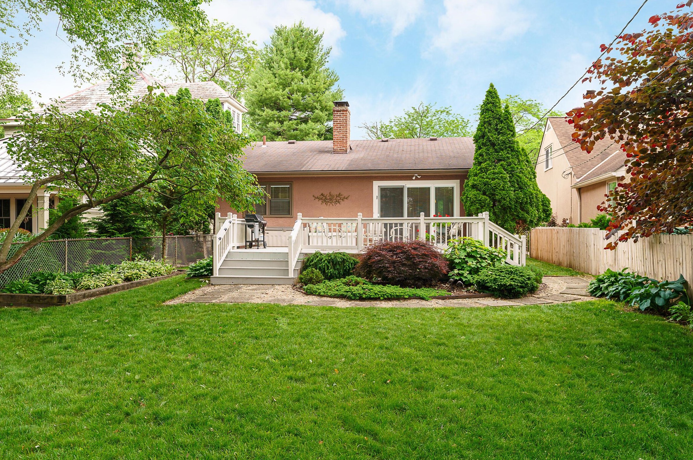 97 Roosevelt Ave, Columbus OH 43209-1160 exterior