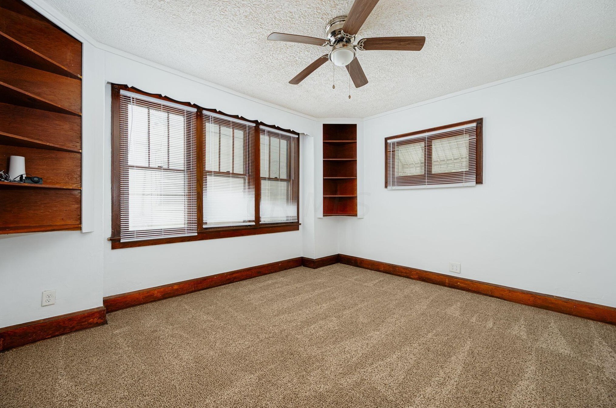 329 Warren Ave, Columbus OH  43204-3058 exterior