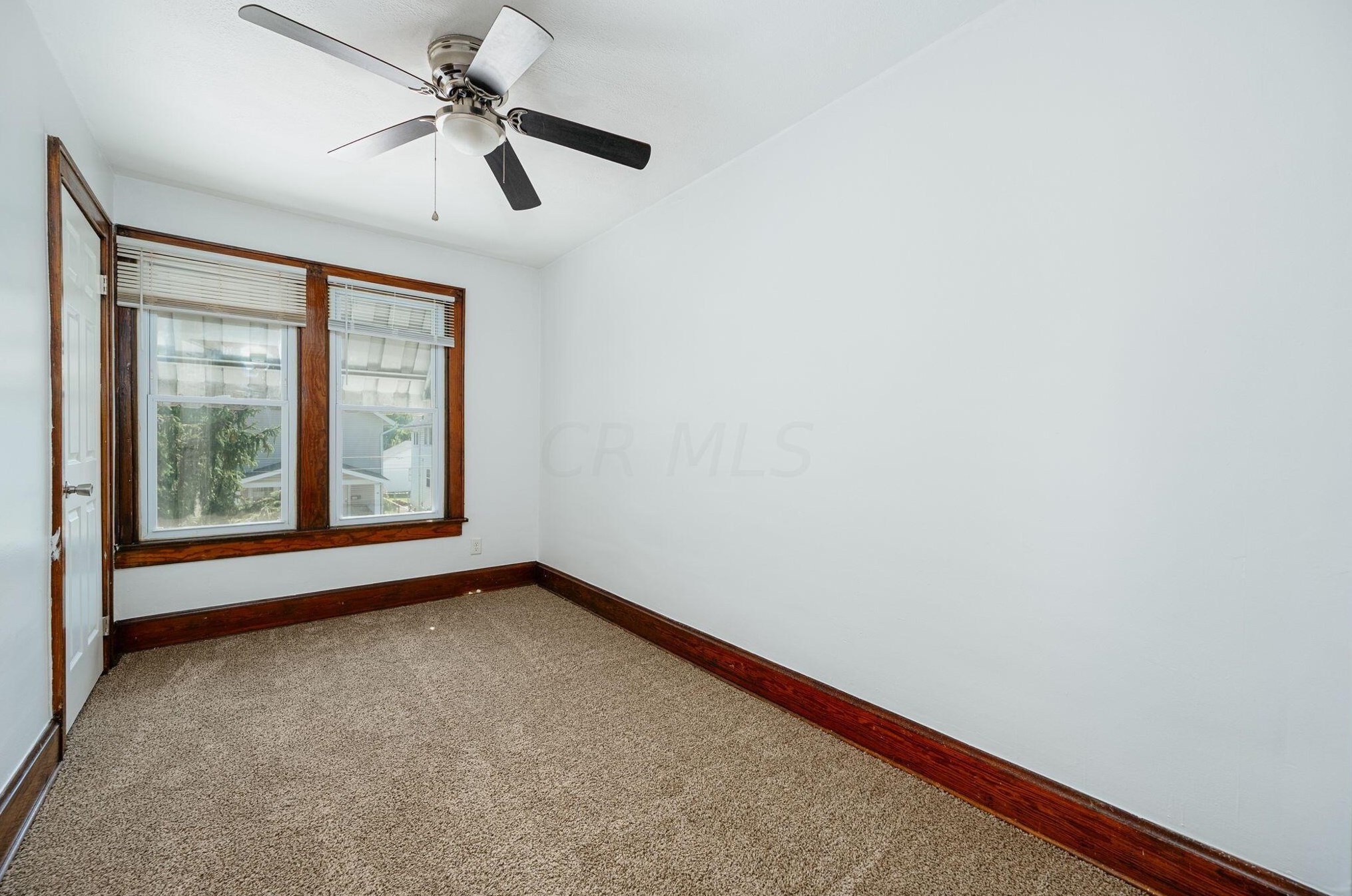 329 Warren Ave, Columbus OH  43204-3058 exterior