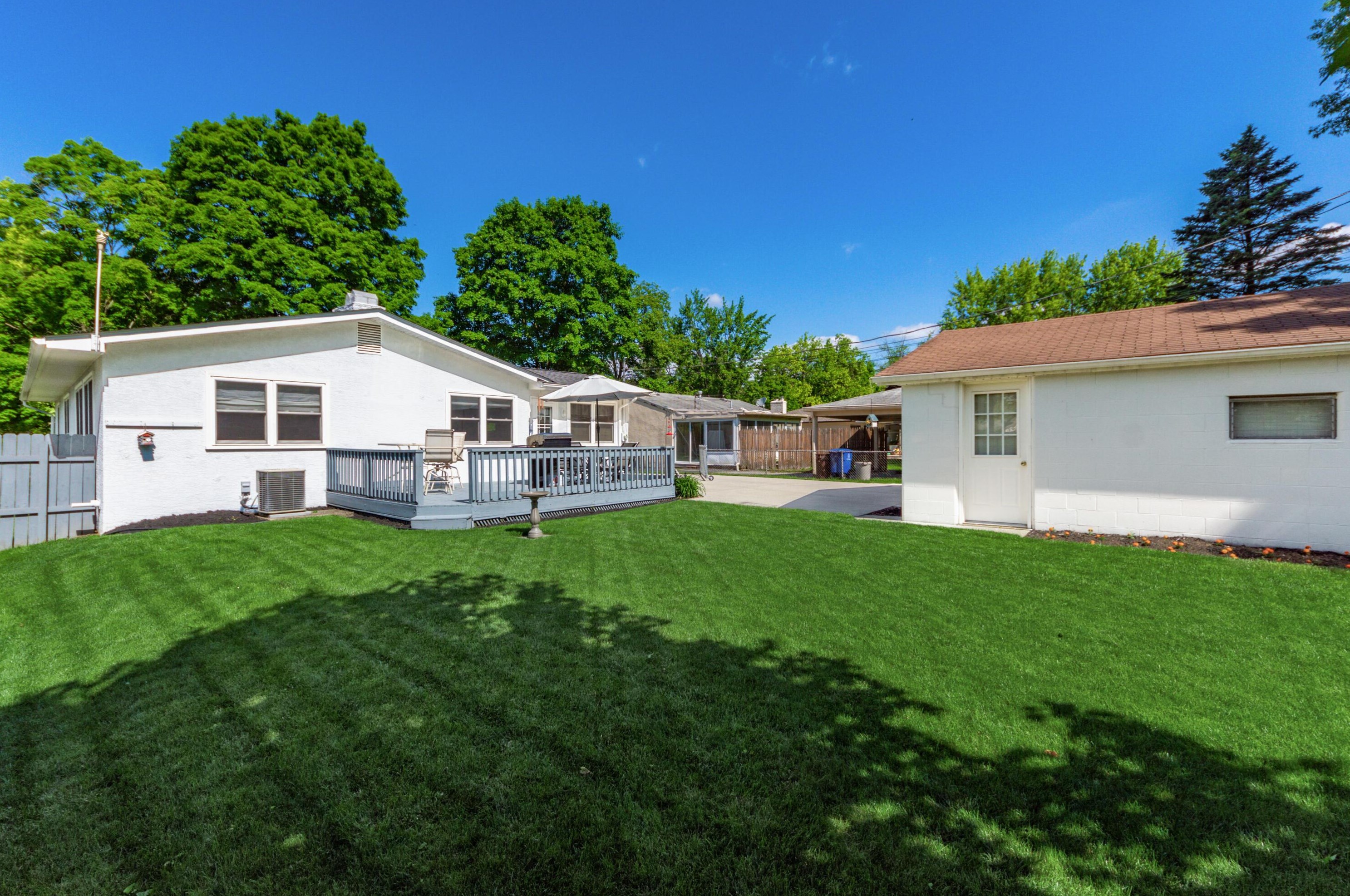 5628 Crawford, Columbus OH 43229-4124 exterior