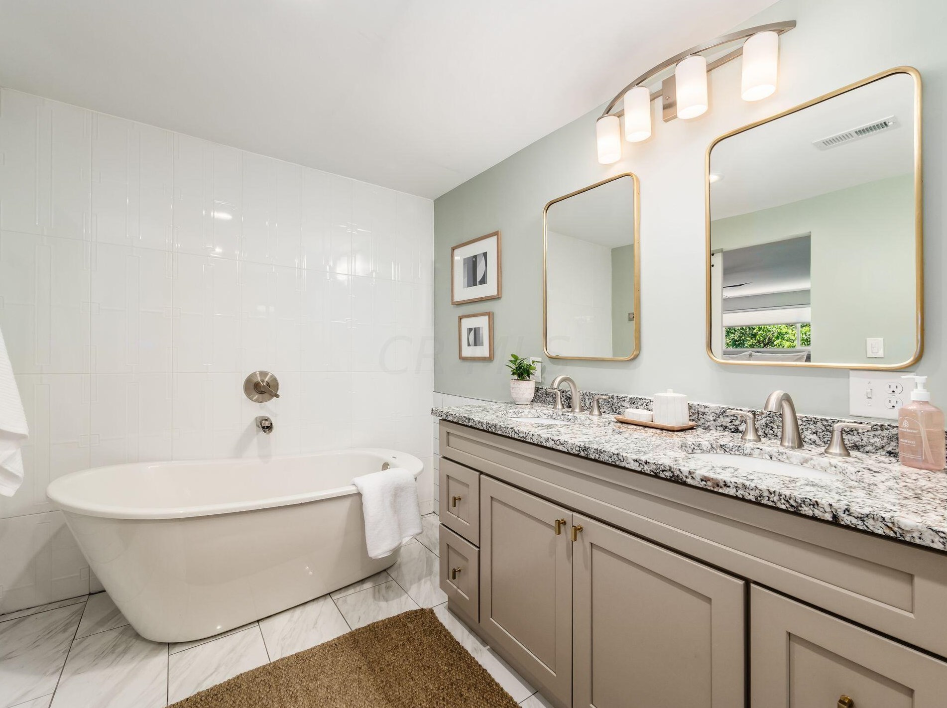 3801 Patricia Dr, Columbus OH 43220-4913 exterior