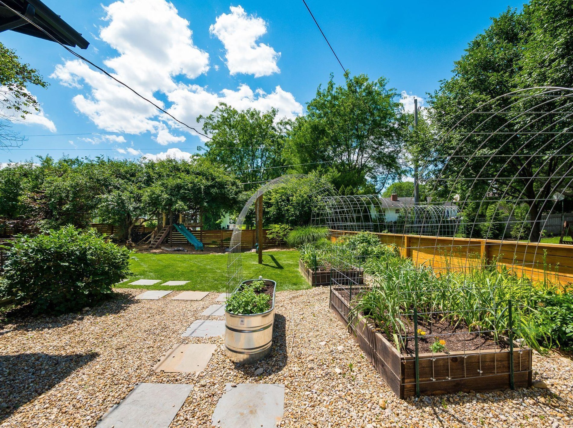 3801 Patricia Dr, Columbus OH 43220-4913 exterior