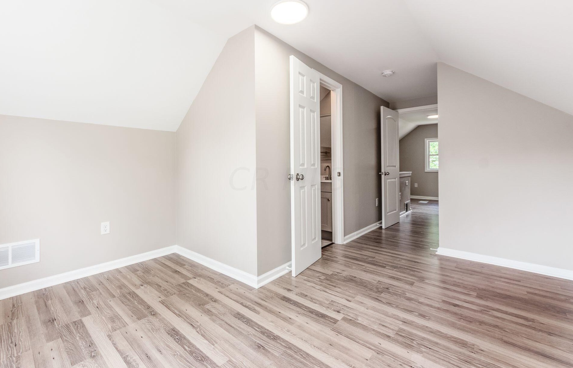 941 Exeter Rd, Columbus OH 43213-2422 exterior