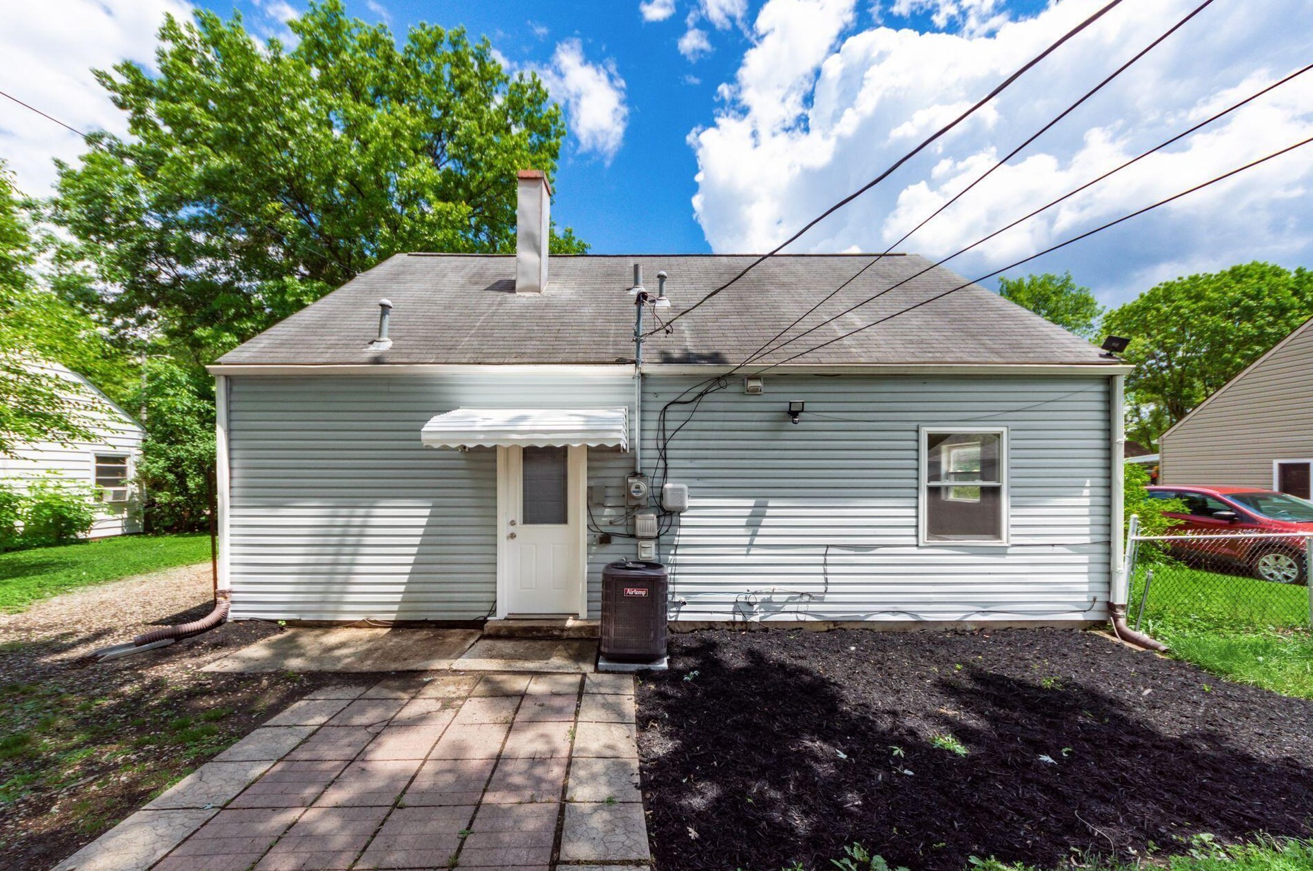 941 Exeter Rd, Columbus OH 43213-2422 exterior