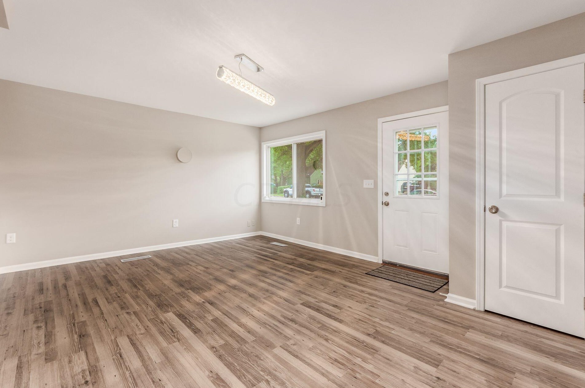 941 Exeter Rd, Columbus OH 43213-2422 exterior