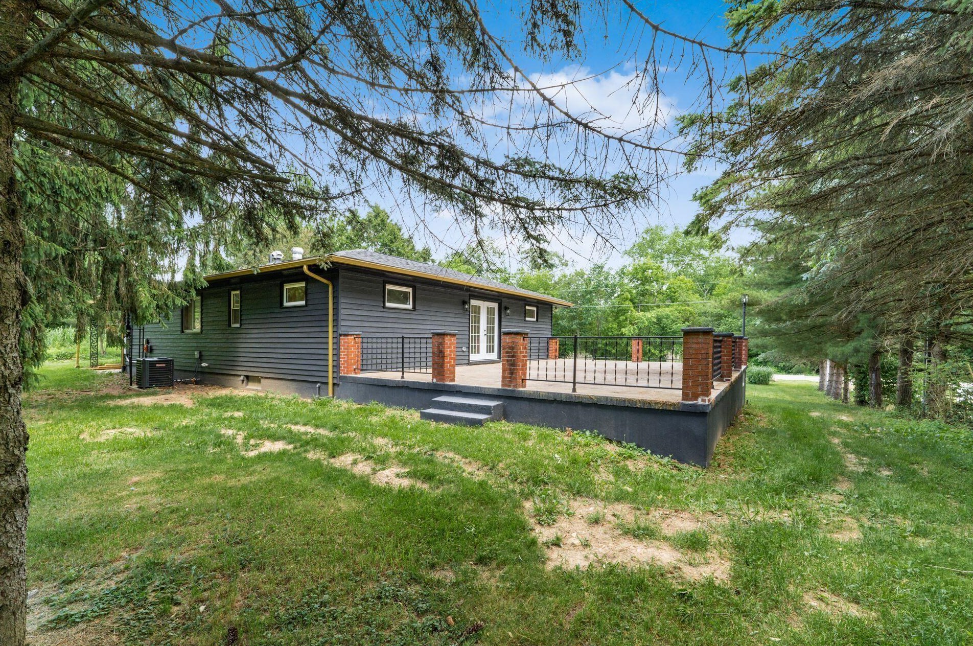 5512 Outville Rd, Pataskala OH  43062-9526 exterior