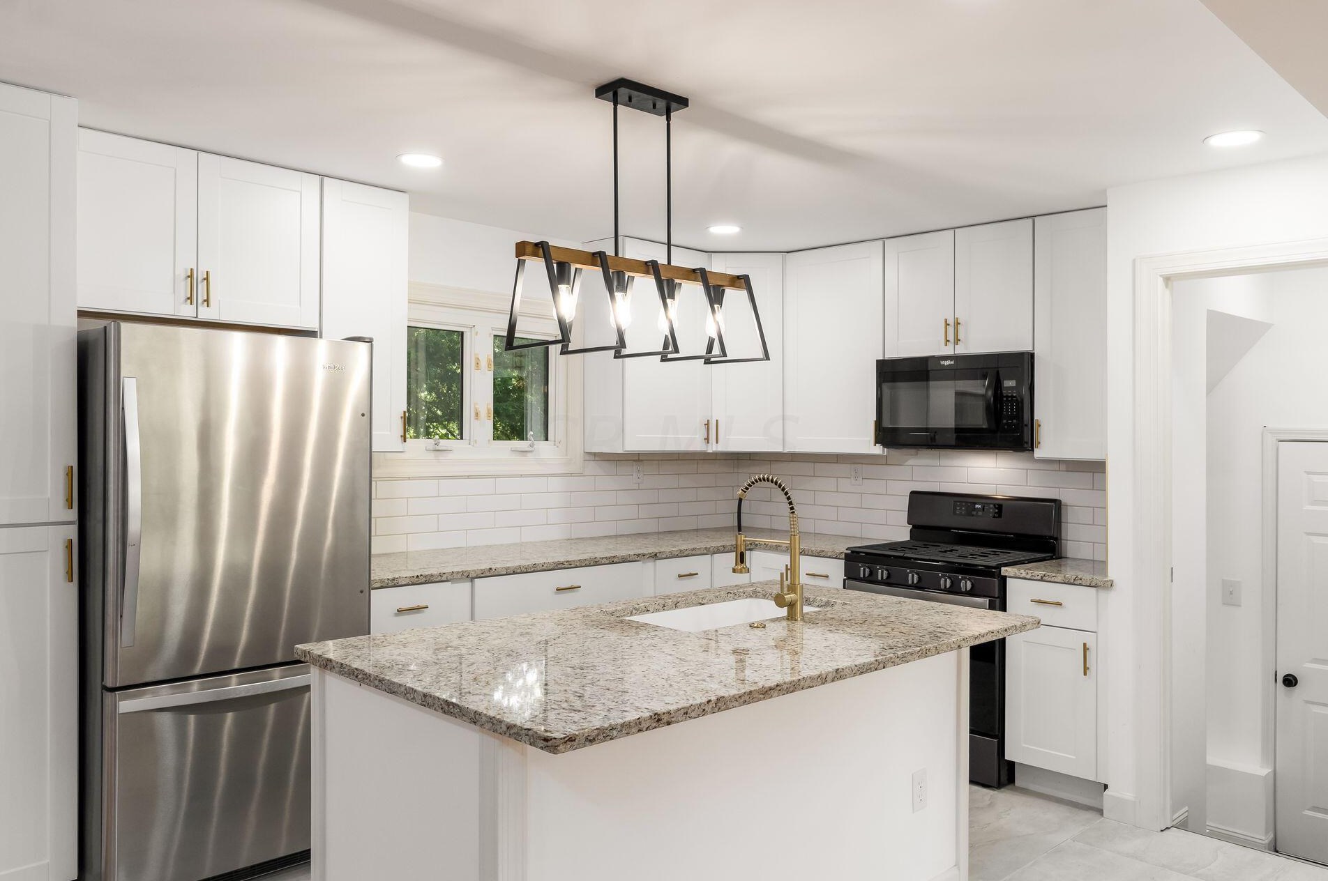 5512 Outville Rd, Pataskala OH  43062-9526 exterior