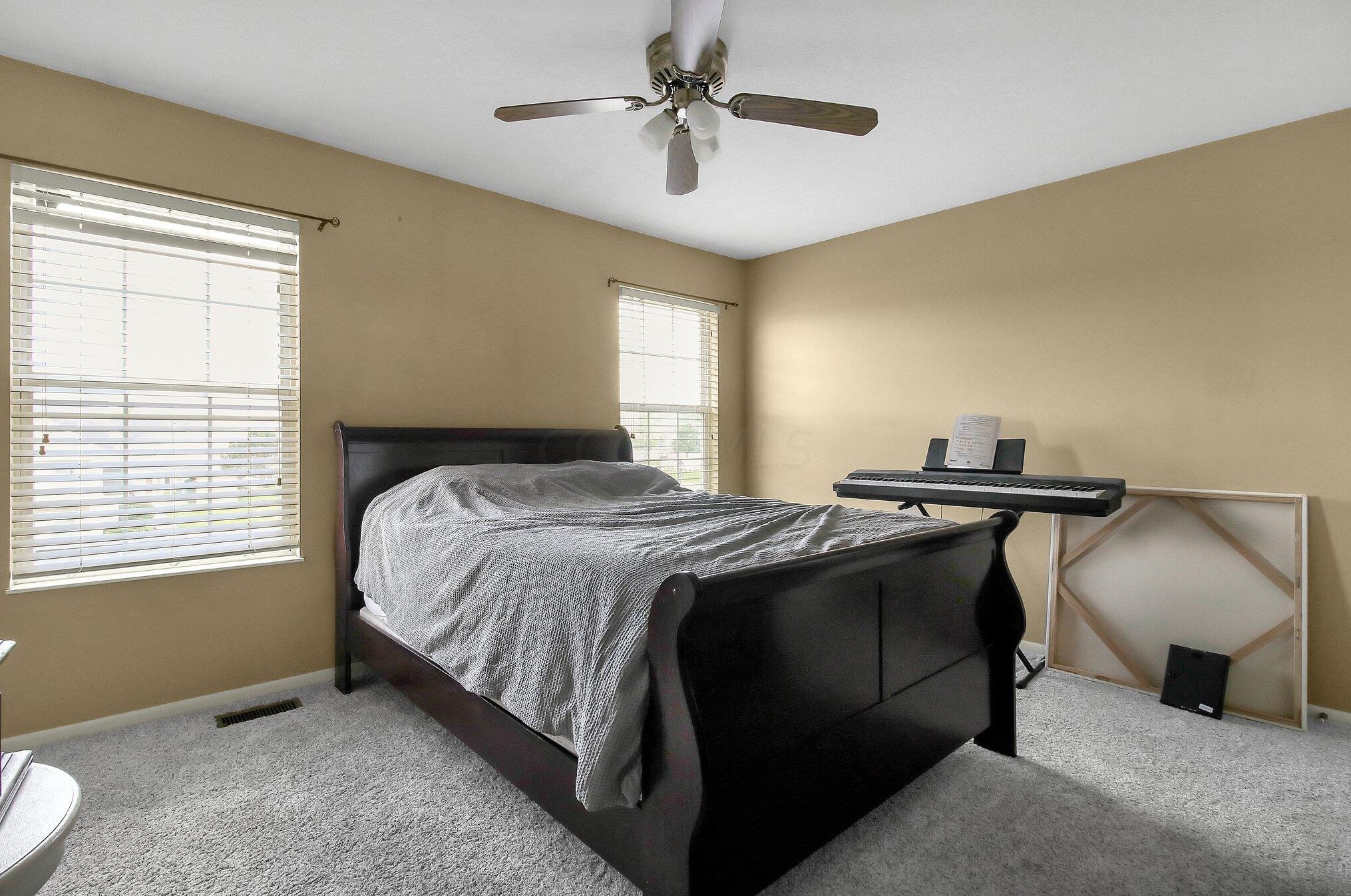 267 Oxford Oak Dr, Blacklick OH  43004-8458 exterior