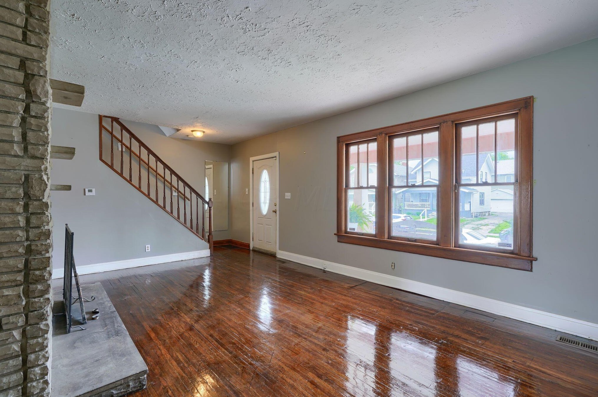 1155 Champion Ave, Columbus OH  43206-3025 exterior