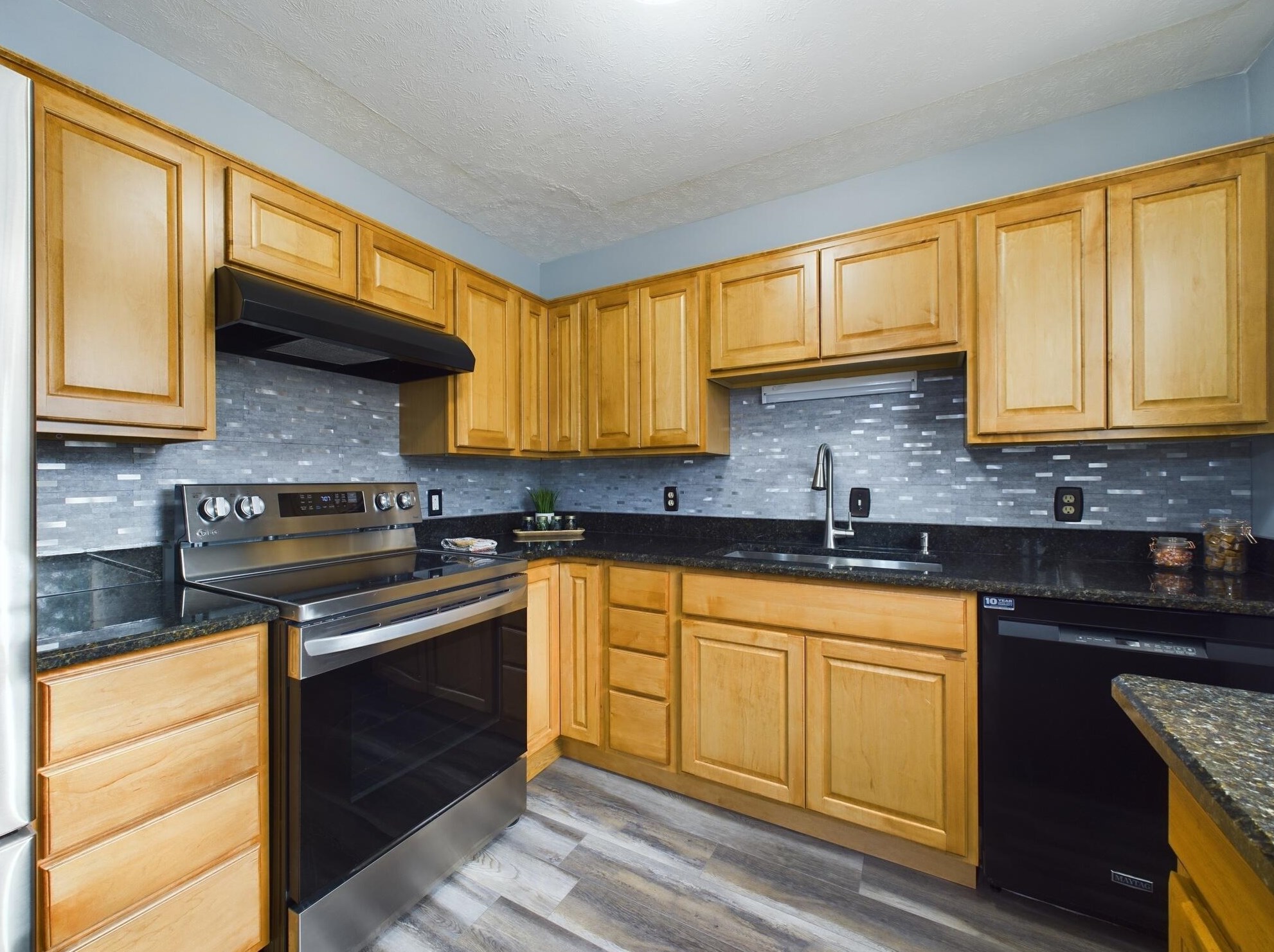 565 Shasta Dr, Lancaster OH  43130-2273 exterior