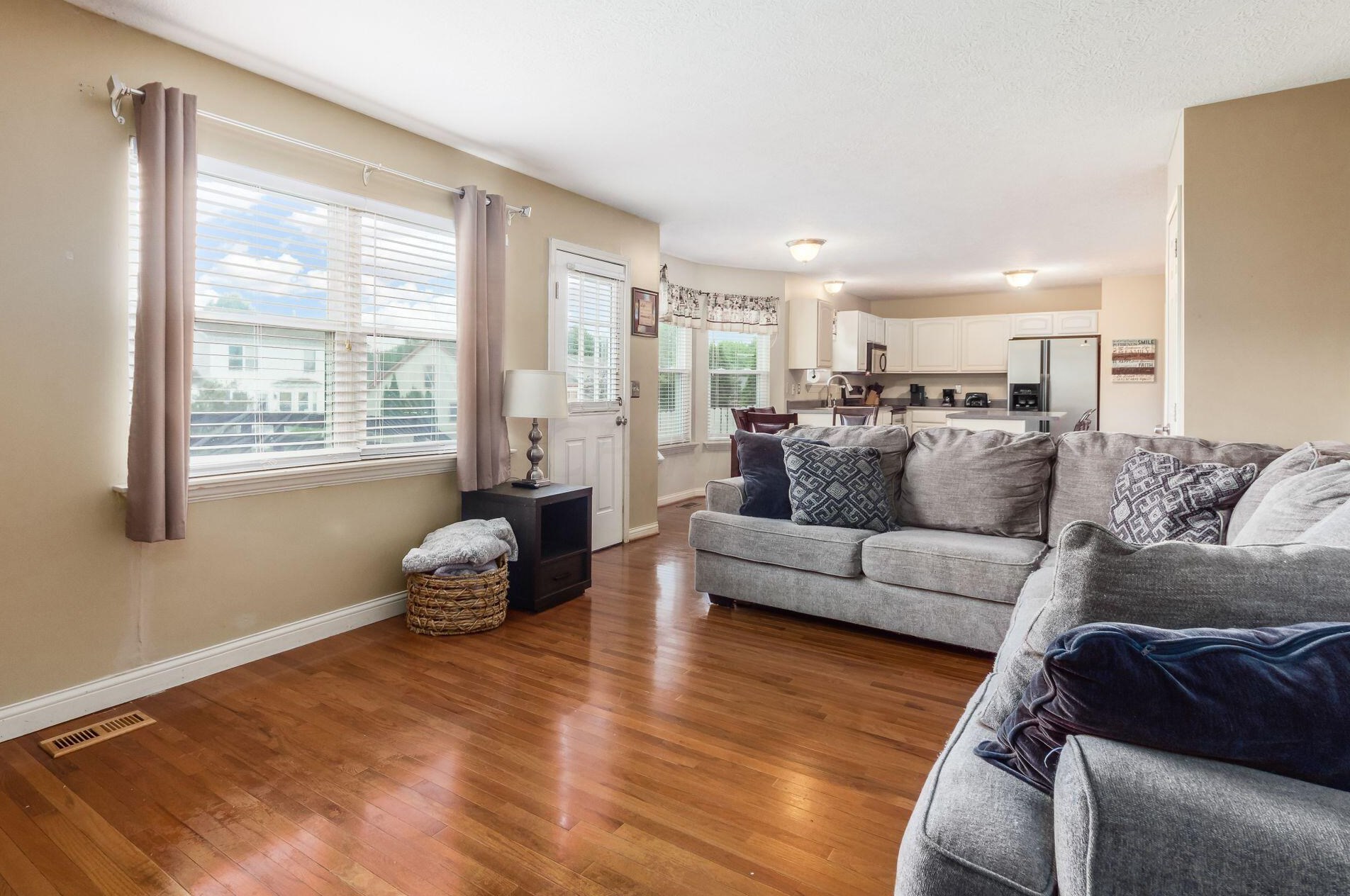 7664 Eagle Crk Dr, Pickerington OH  43147-9515 exterior