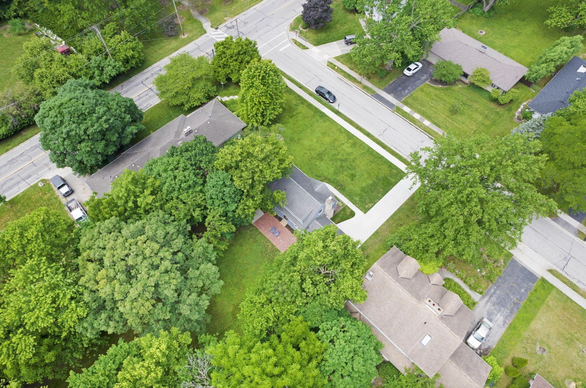 2621 Wickliffe Rd, Columbus OH 43221-1838 exterior