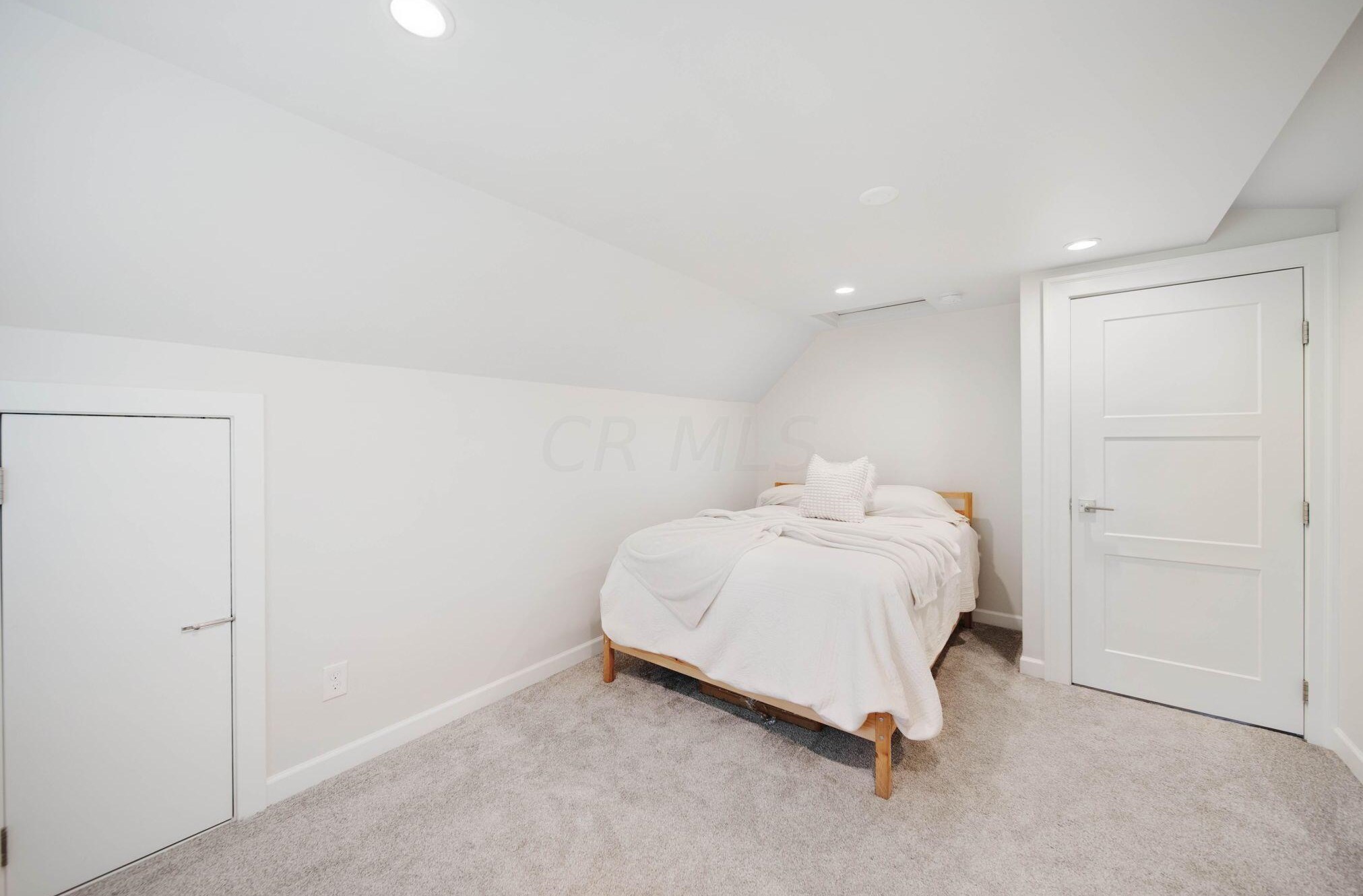 2621 Wickliffe Rd, Columbus OH 43221-1838 exterior