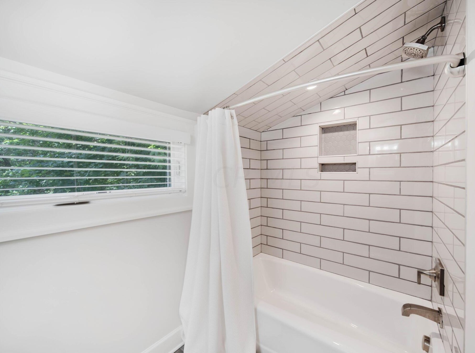 2621 Wickliffe Rd, Columbus OH 43221-1838 exterior