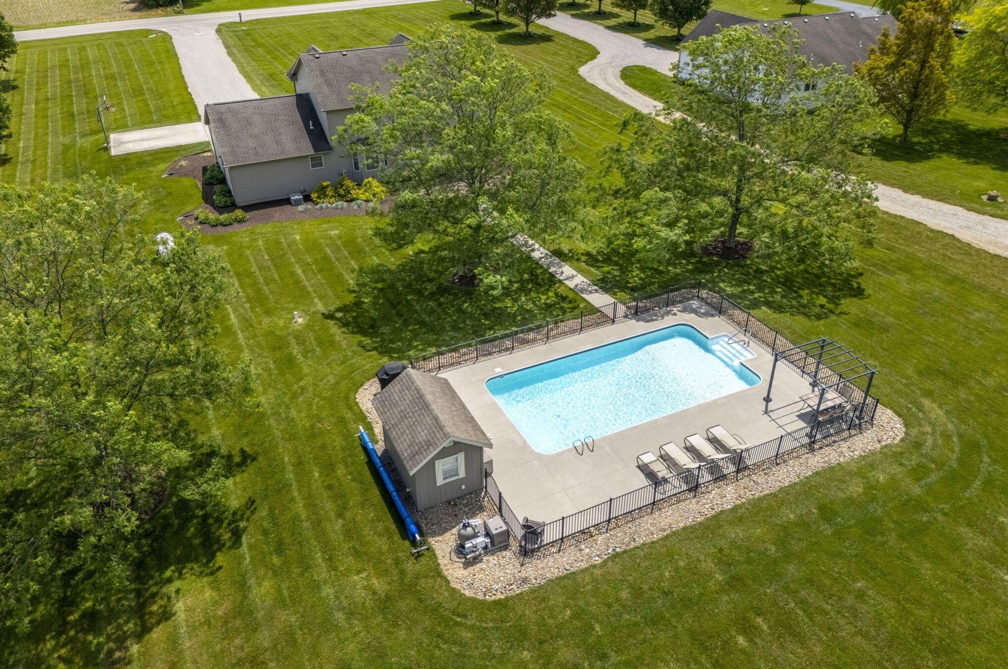 14501 Walnut Crk, Ashville OH  43103-9351 exterior