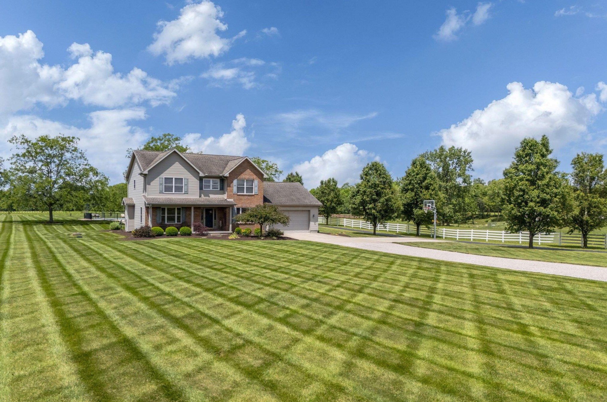14501 Walnut Creek Pike, Ashville OH  43103-9351 exterior