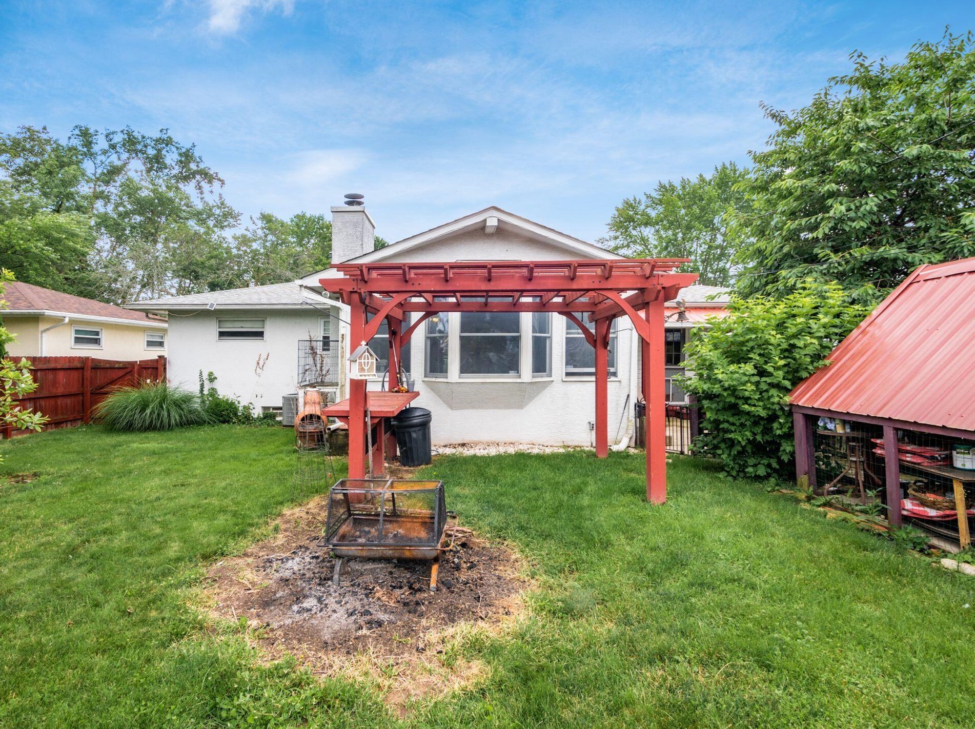 333 Buena Vis Ave, Columbus OH 43228-1189 exterior