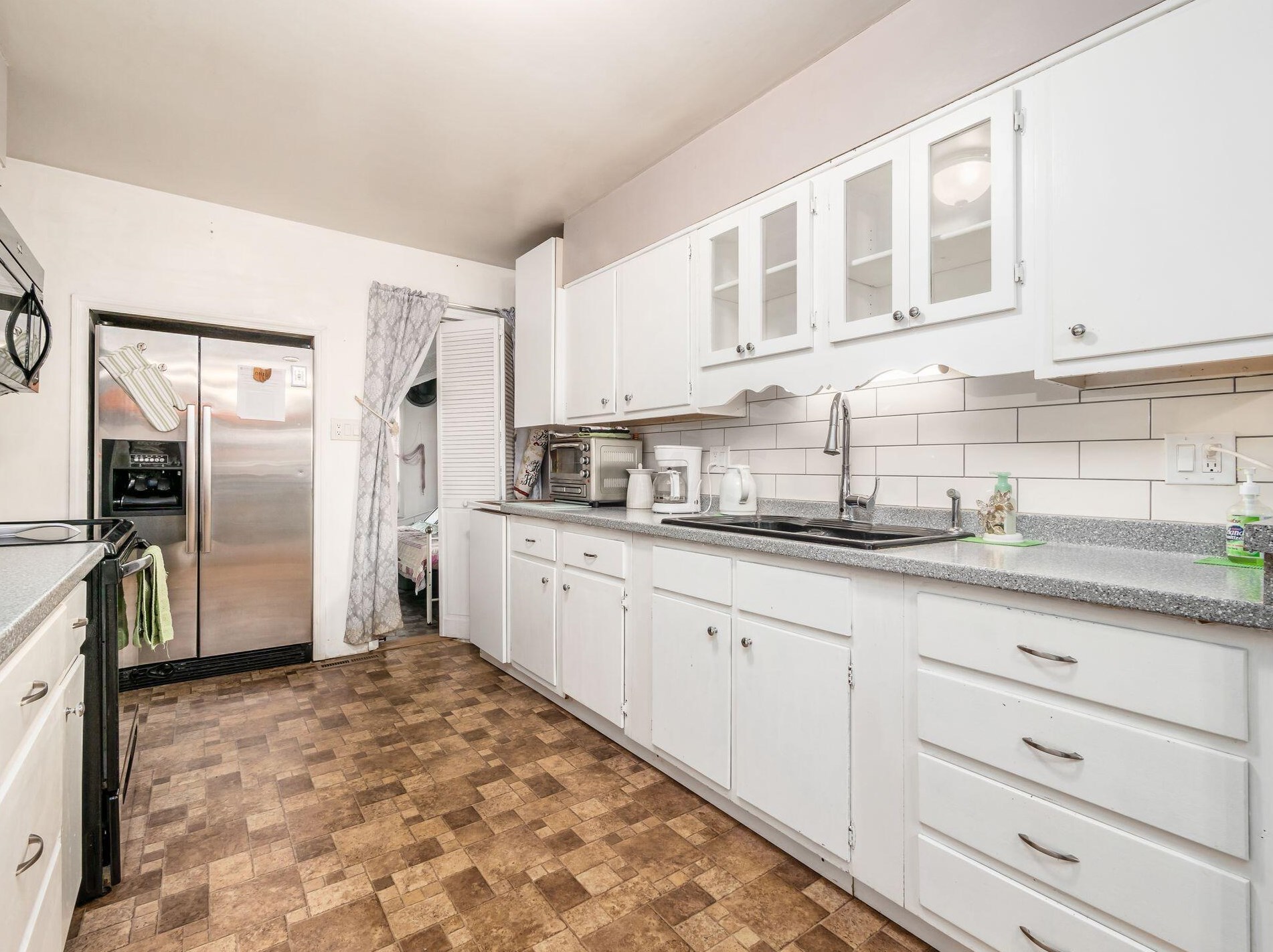 333 Buena Vis Ave, Columbus OH 43228-1189 exterior