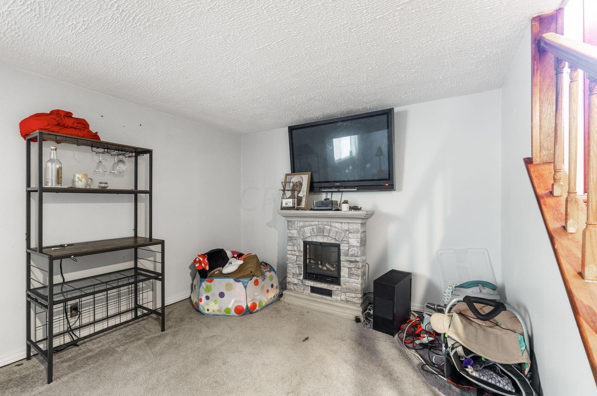 2176 Lisa Dr, Columbus OH 43219-2035 exterior