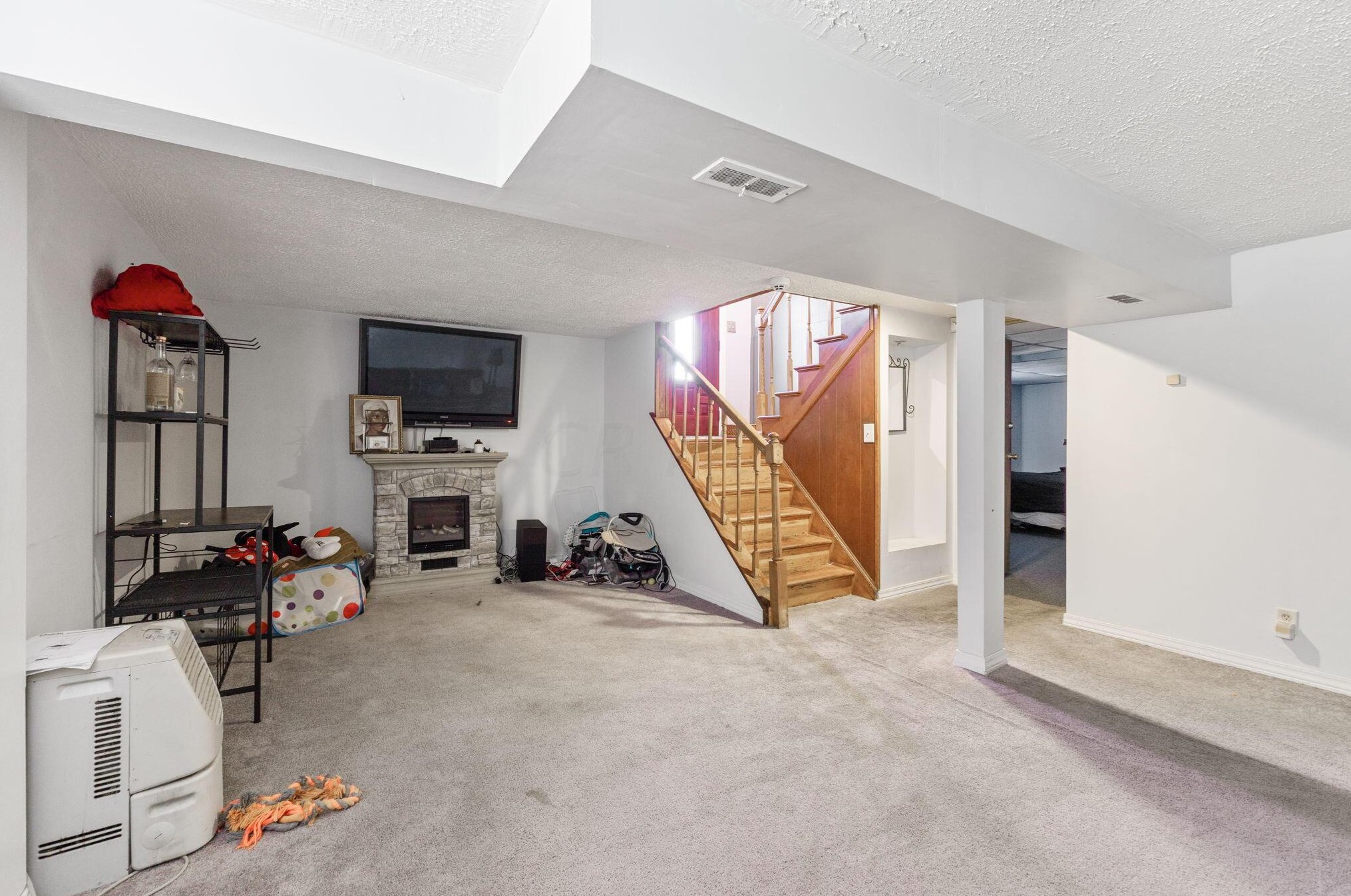 2176 Lisa Dr, Columbus OH 43219-2035 exterior