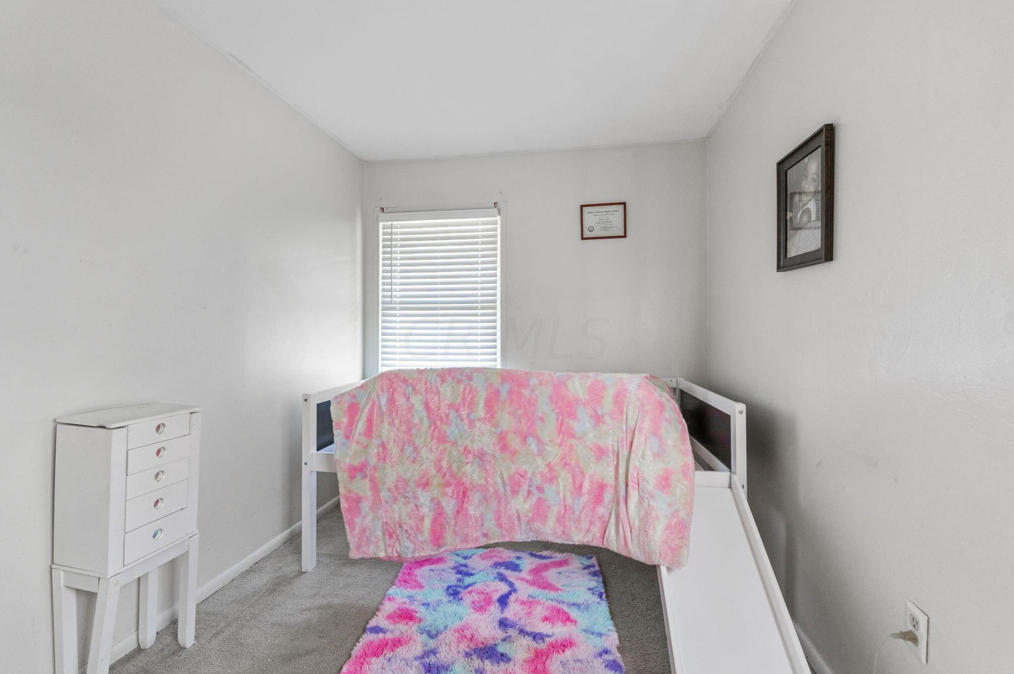 2176 Lisa Dr, Columbus OH 43219-2035 exterior