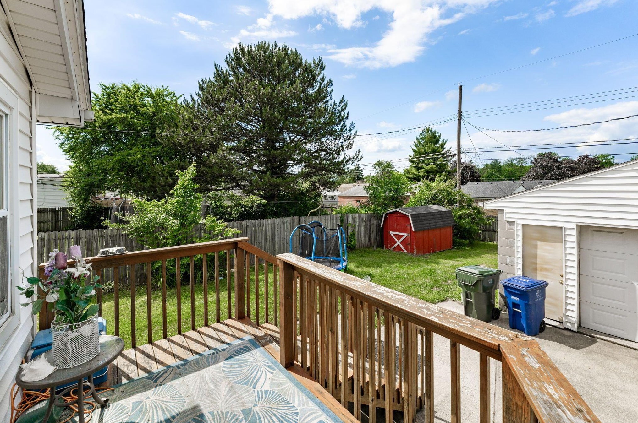 2176 Lisa Dr, Columbus OH 43219-2035 exterior